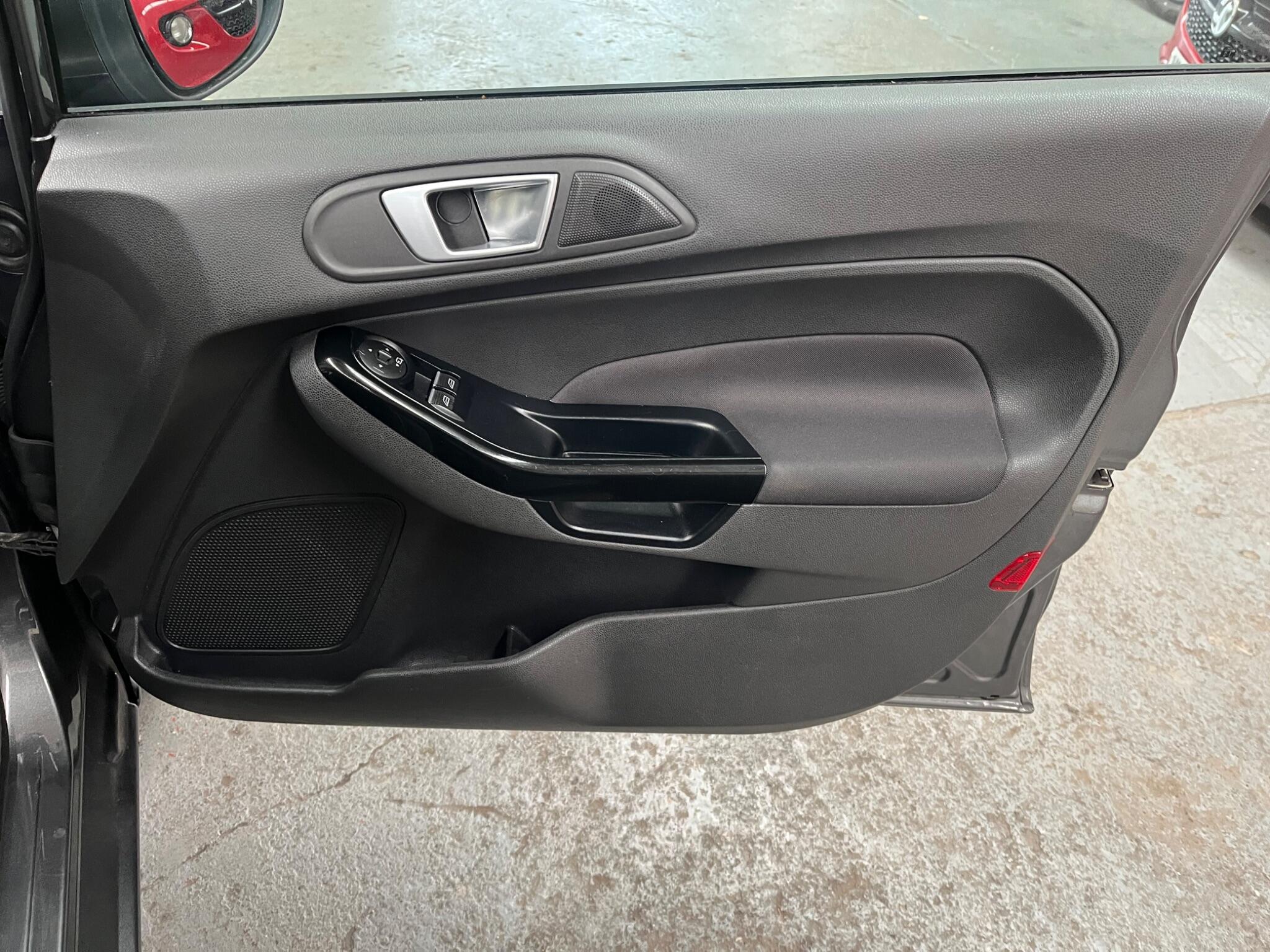 Ford Fiesta view 33