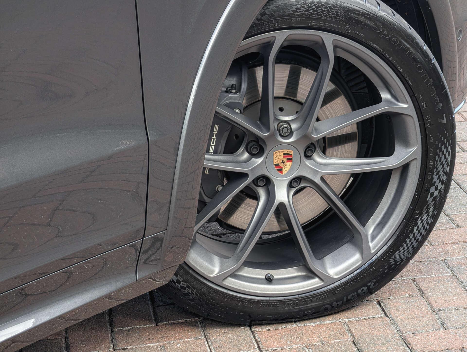 Porsche Cayenne view 21