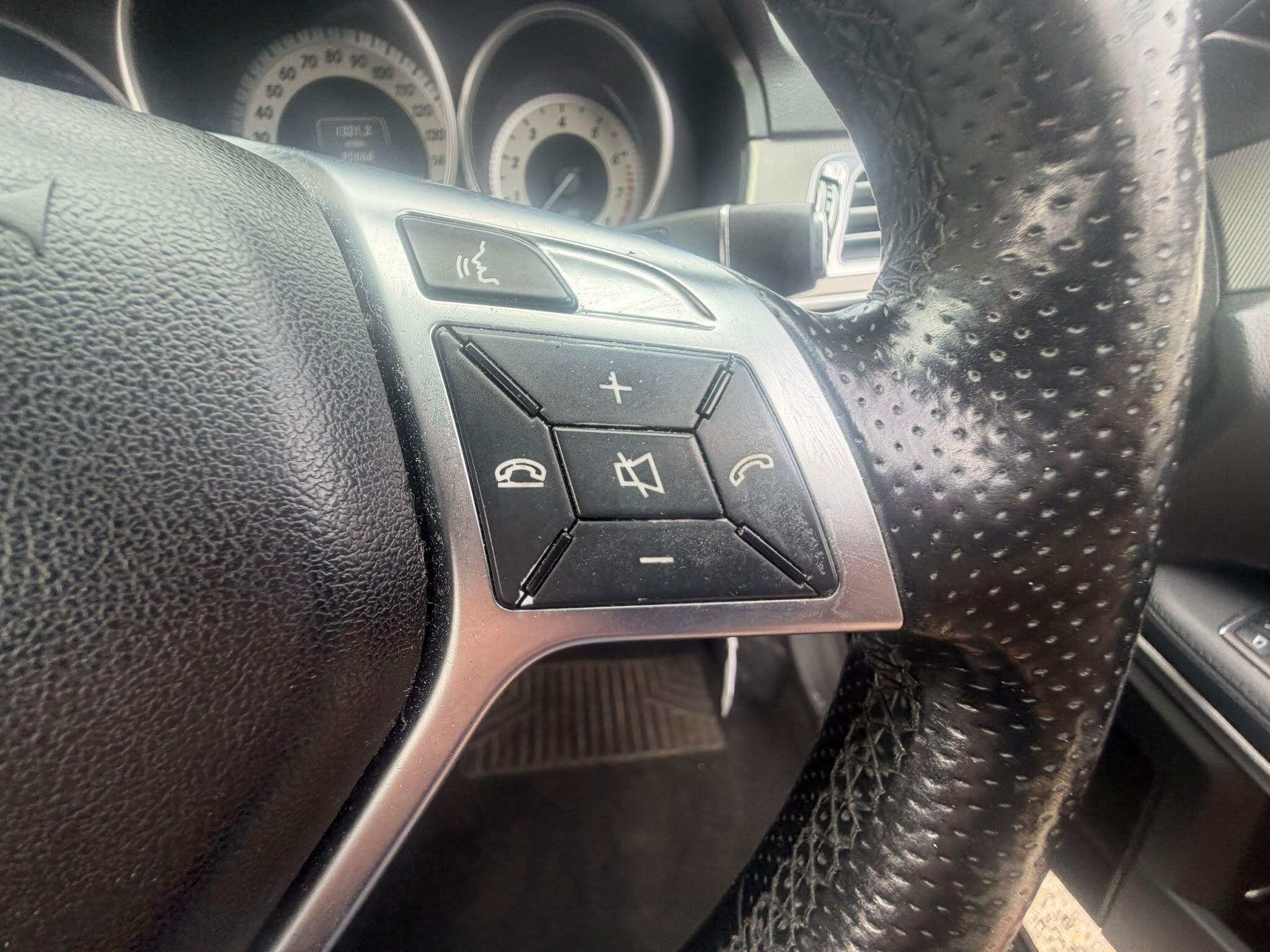 Mercedes-Benz E Class view 23