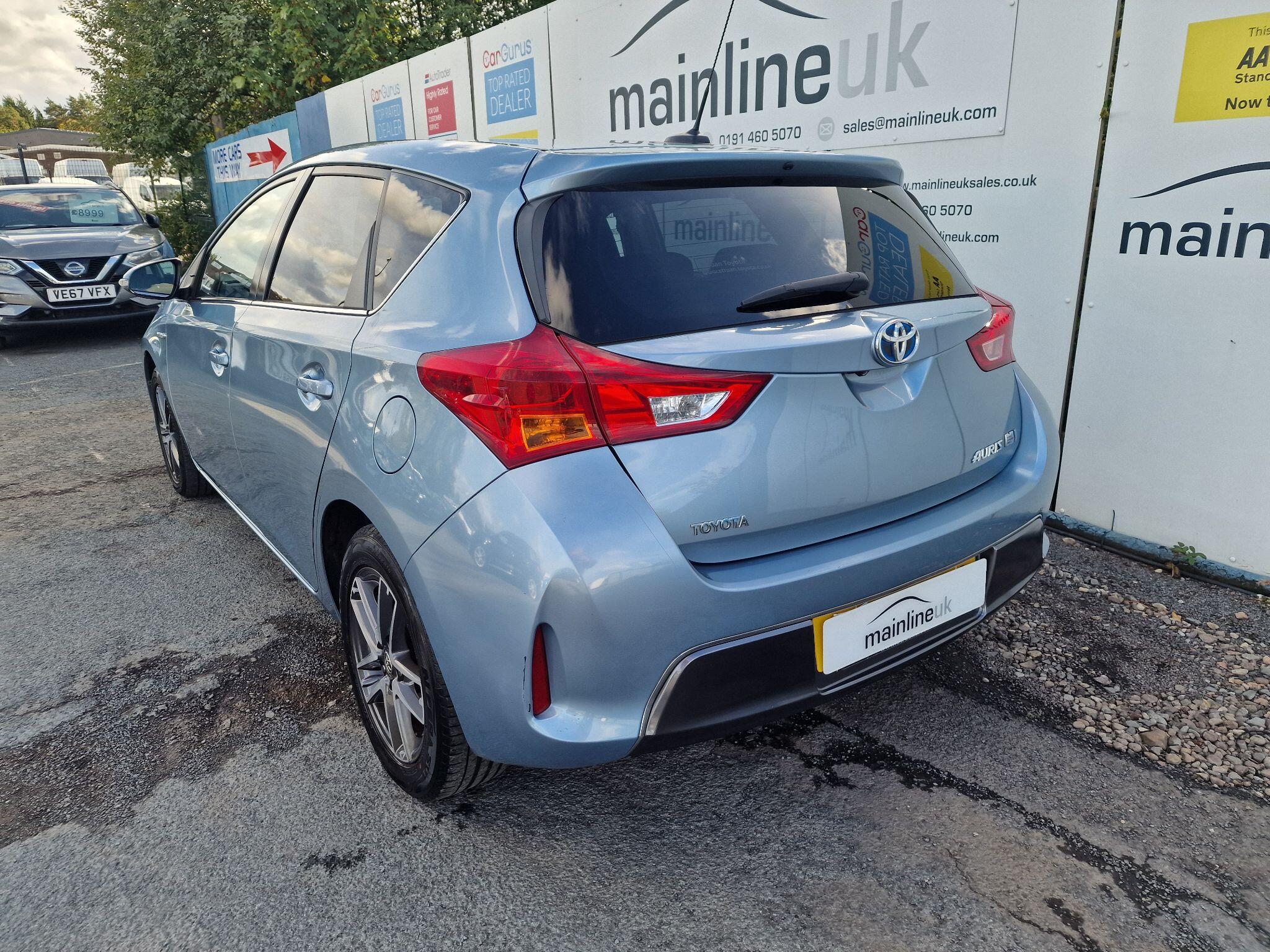 Toyota Auris view 5