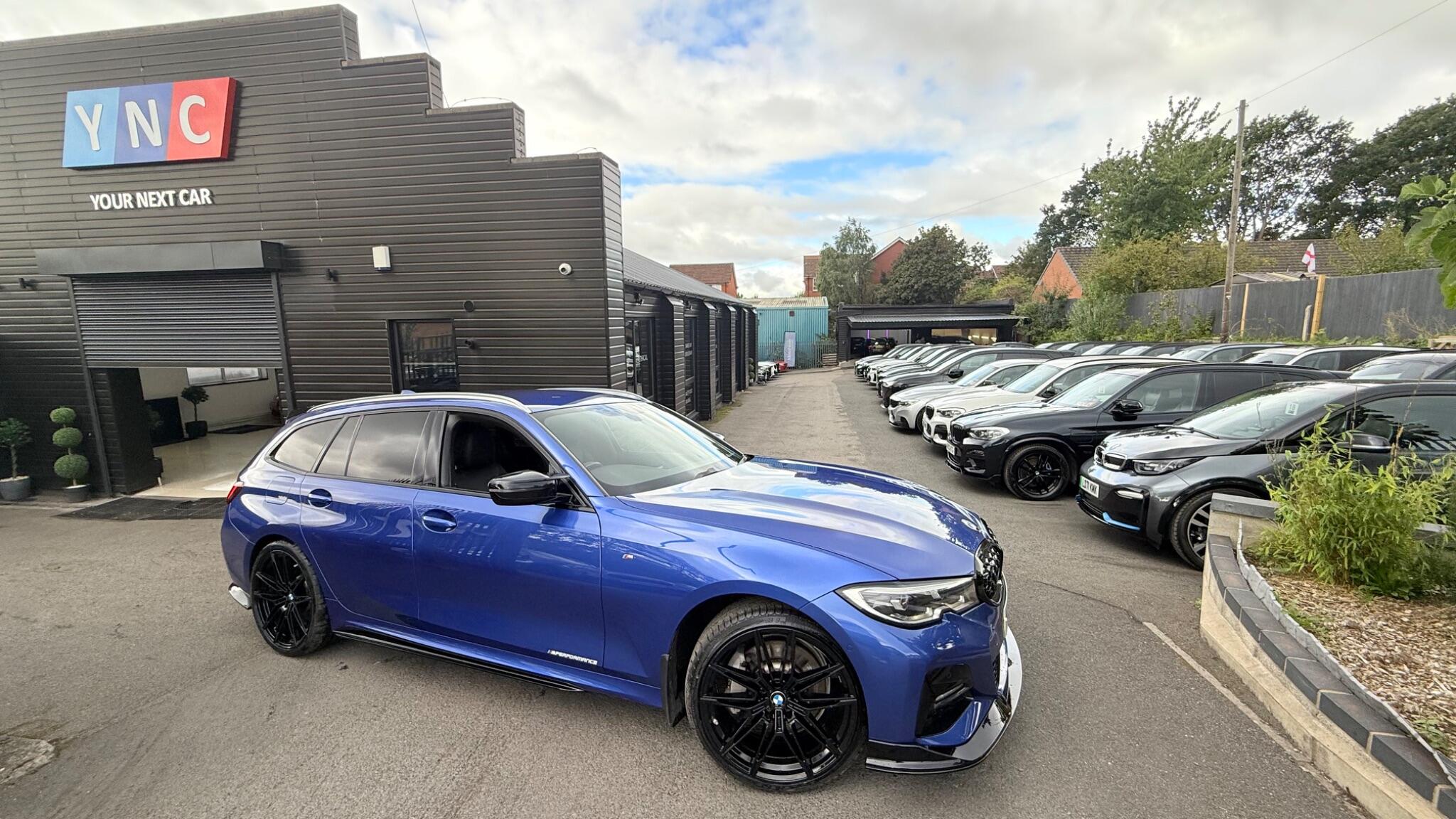 BMW 3 Series view 4