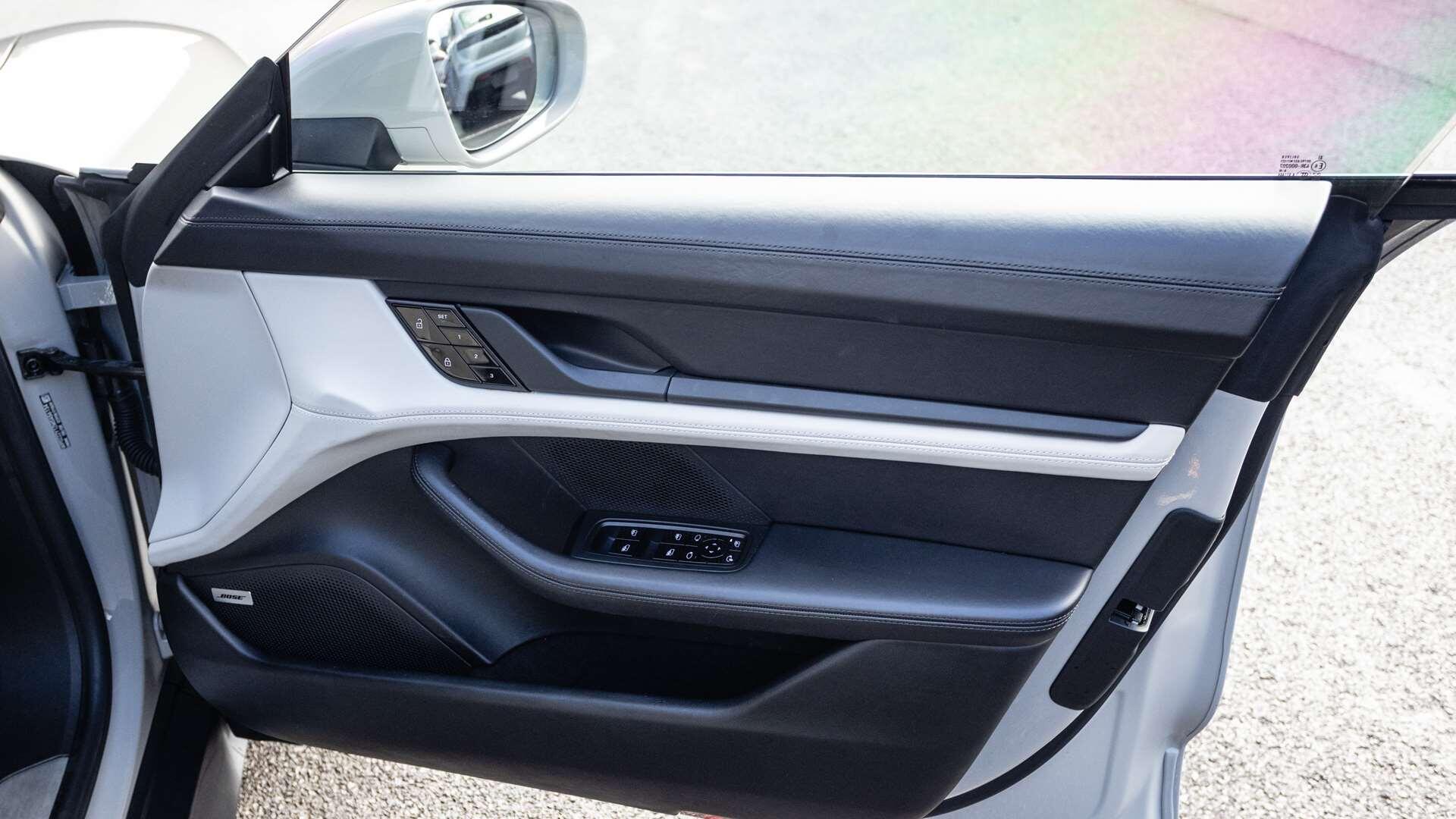 Porsche Taycan view 35