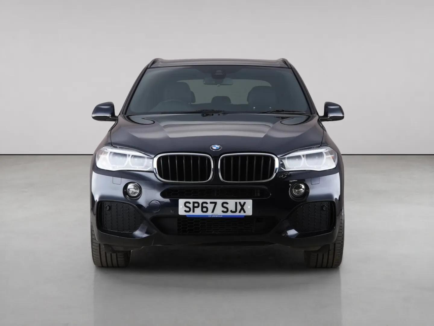 BMW X5 view 5