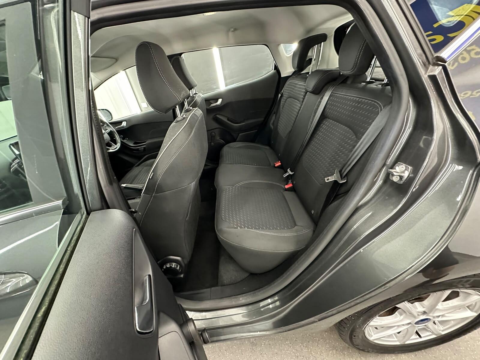 Ford Fiesta view 27