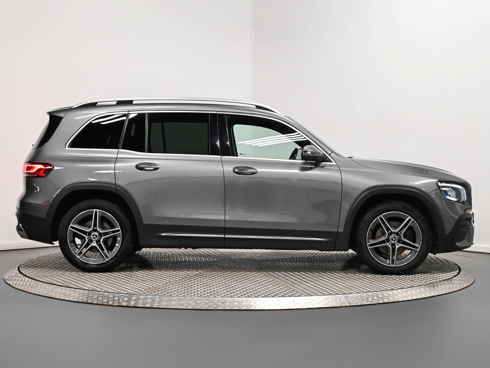 Mercedes-Benz GLB view 39