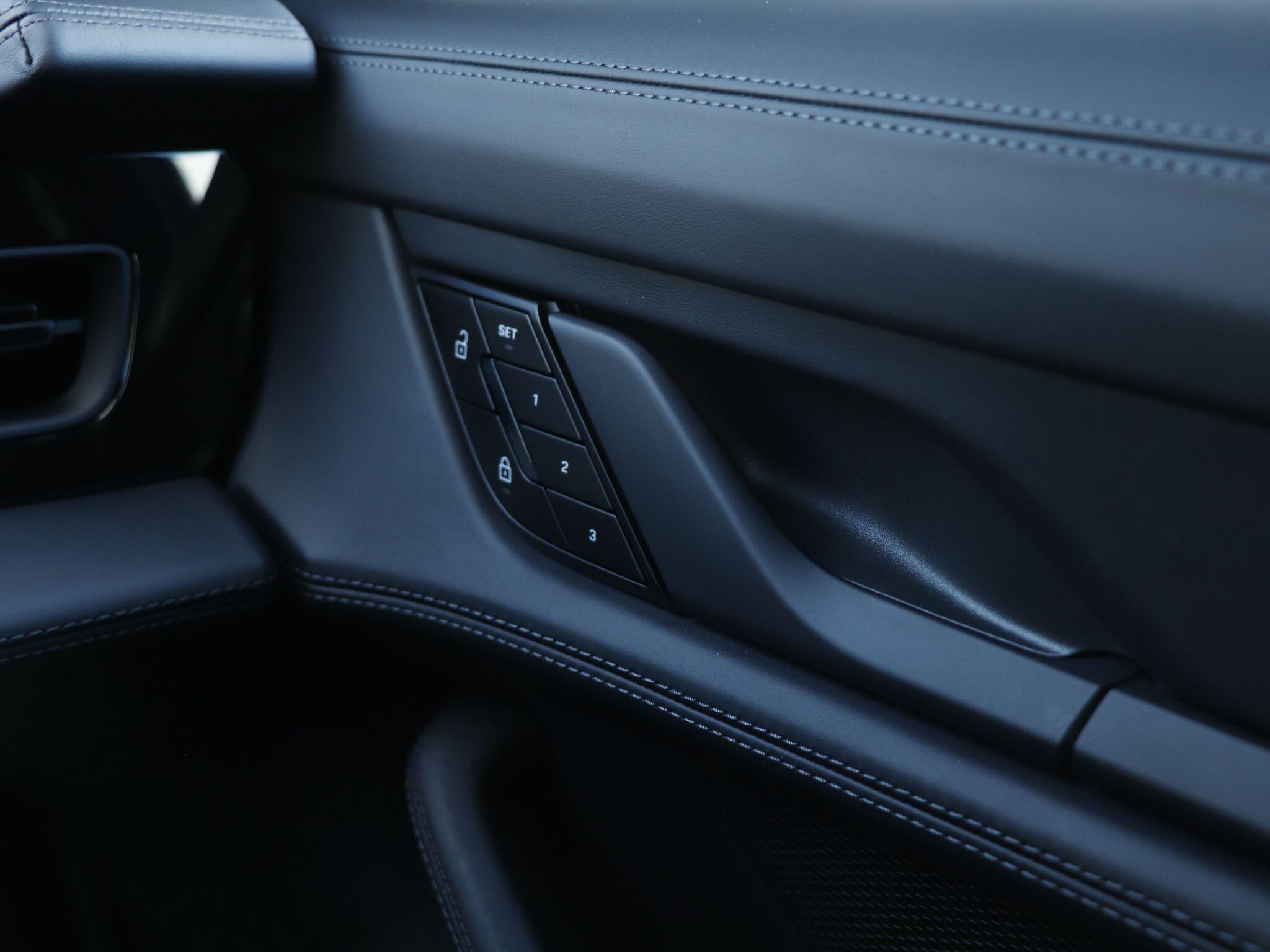 Porsche Taycan view 22