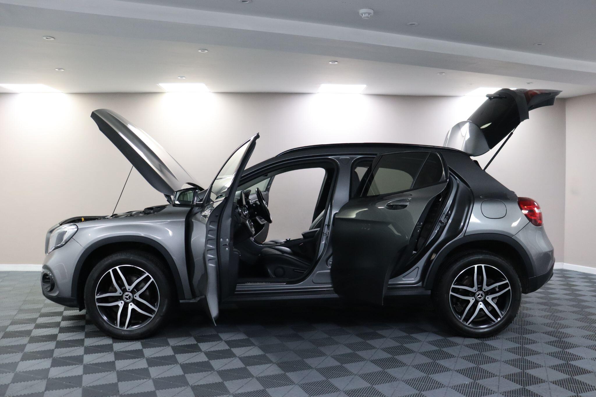 Mercedes-Benz Gla view 6