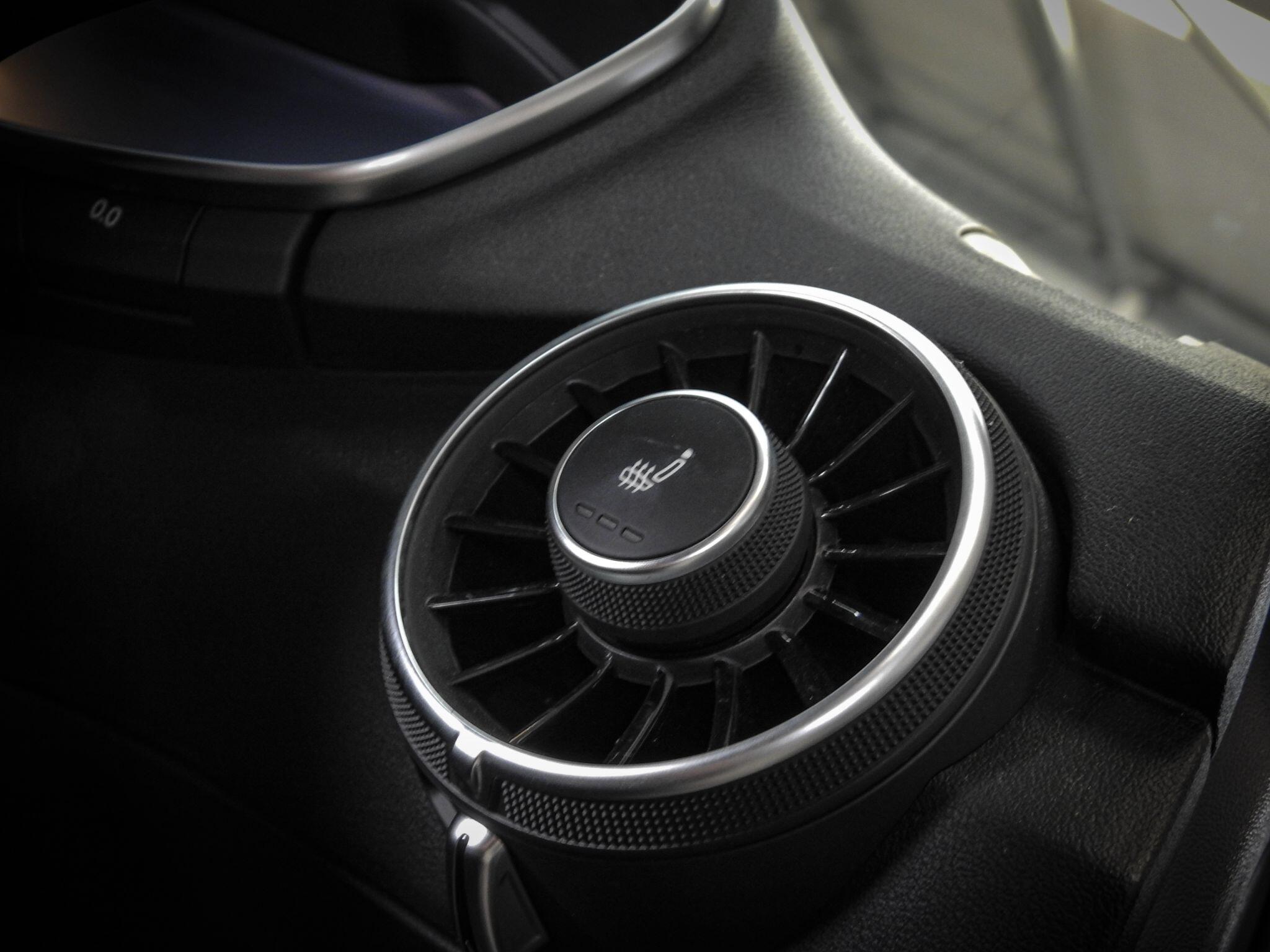 Audi TT view 26