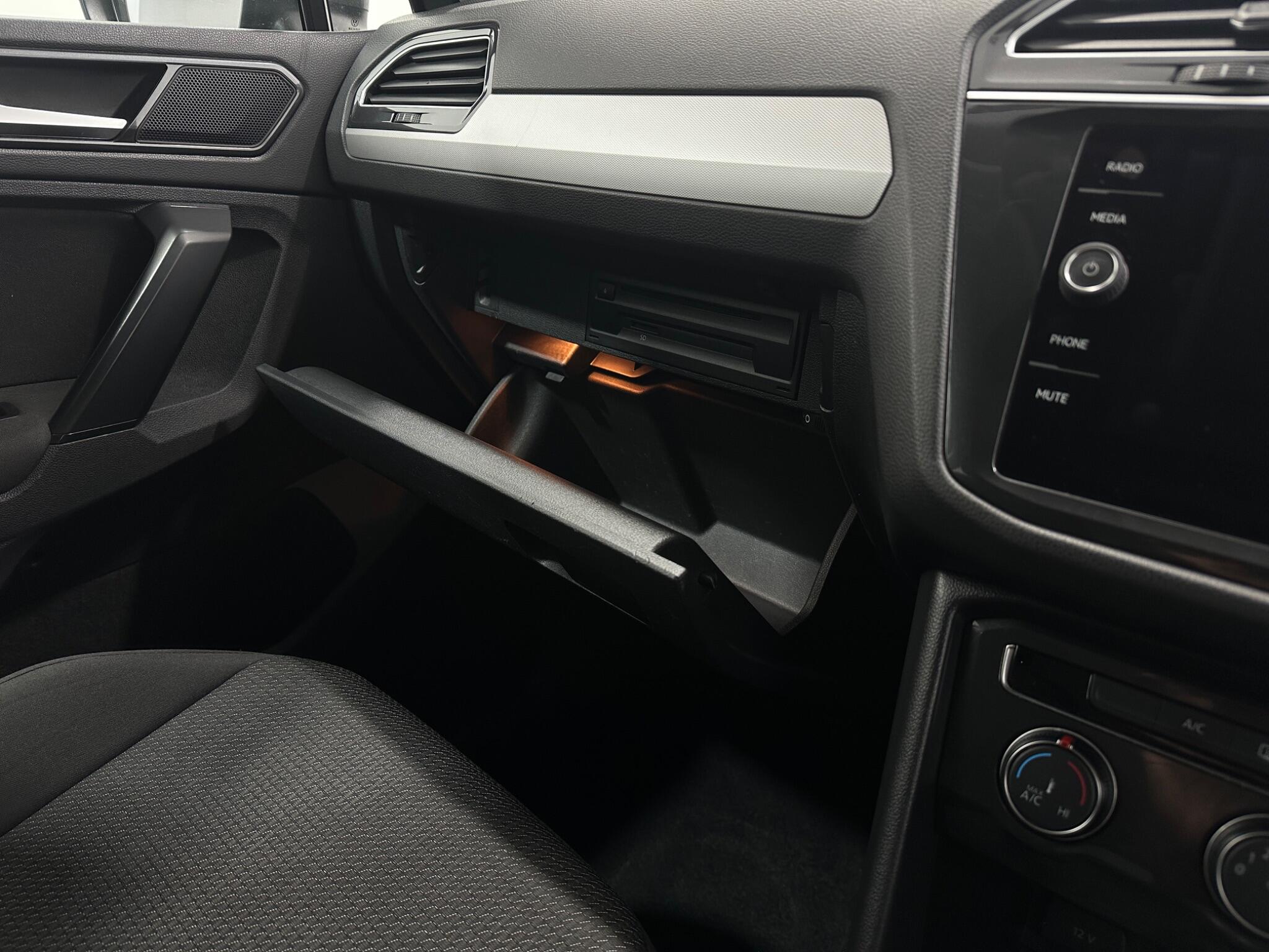 Volkswagen Tiguan view 23