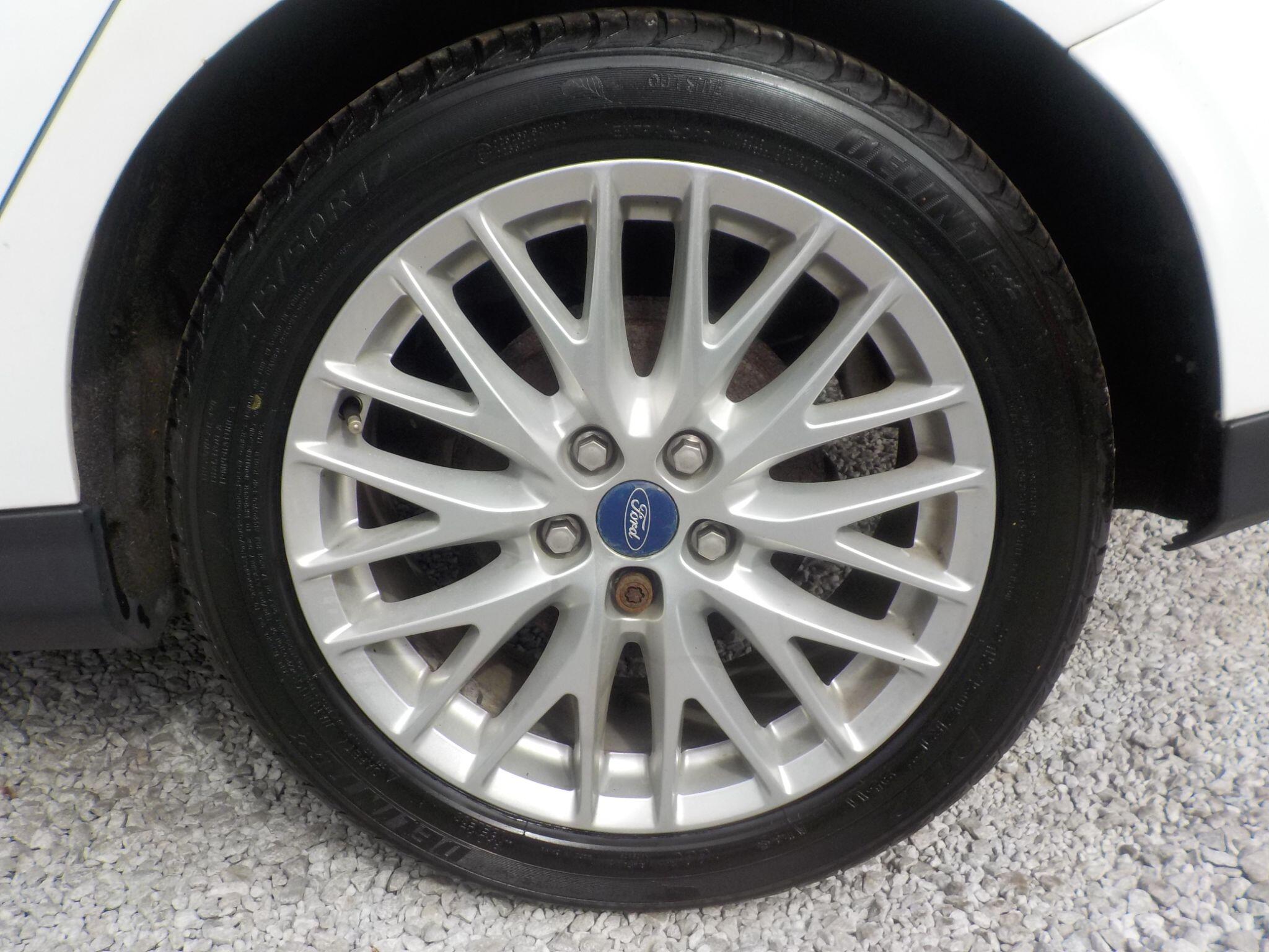 Ford Focus 1.6 Zetec Euro 5 5dr