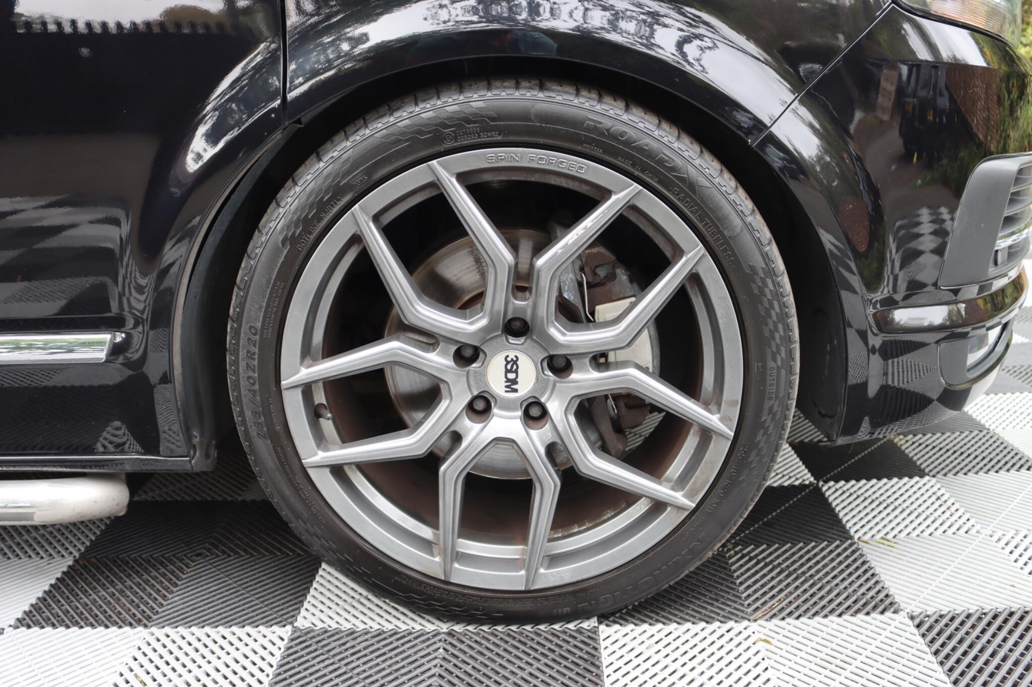 Volkswagen Caravelle view 27