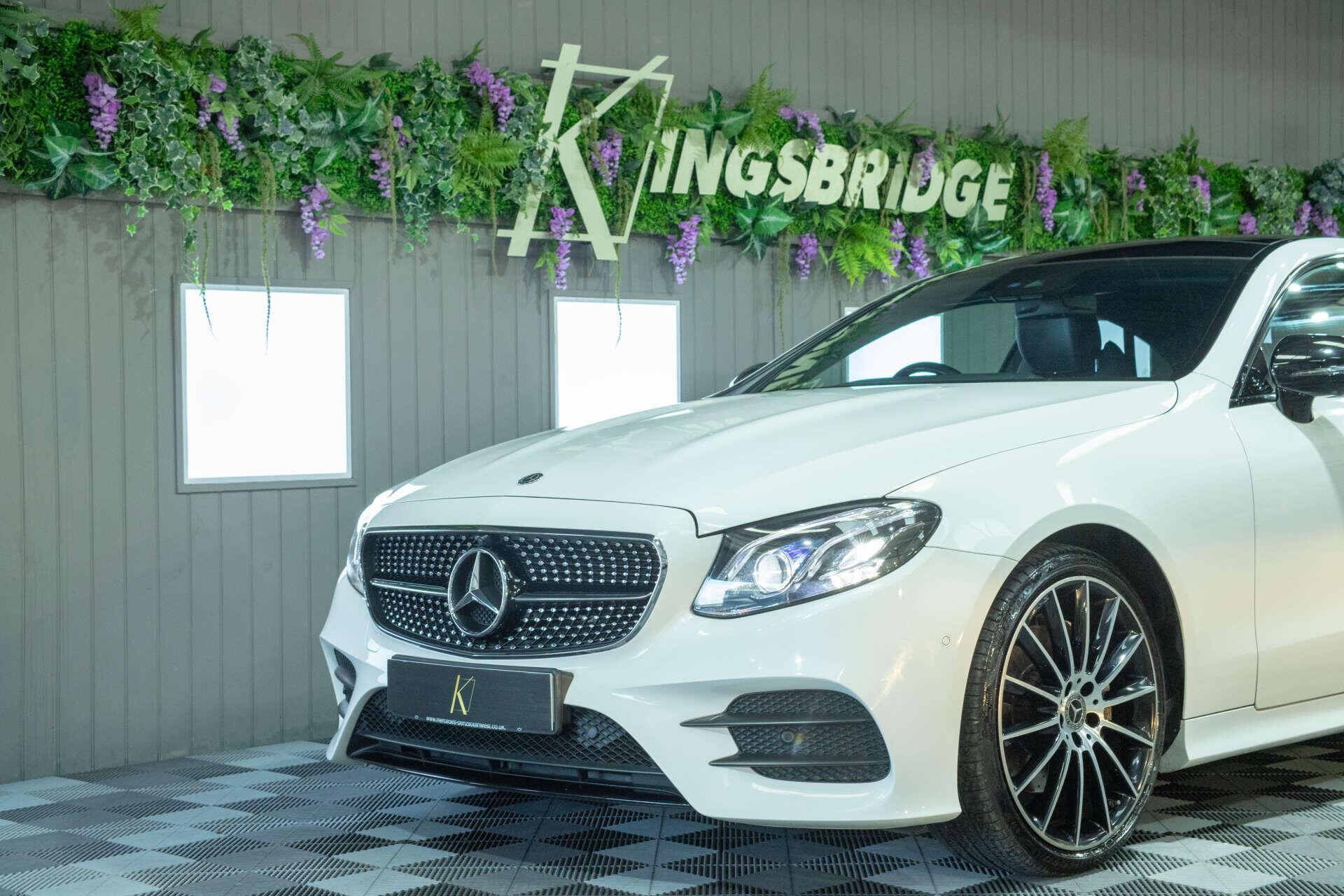 Mercedes-Benz E-Class view 12