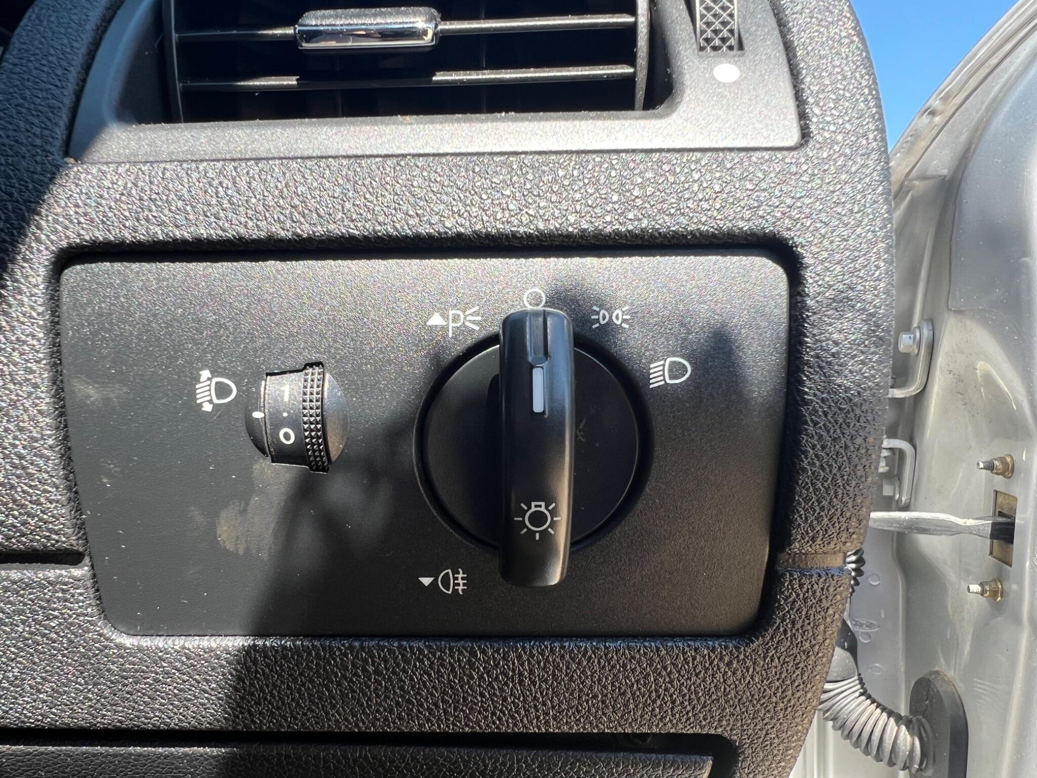 Ford Mondeo view 27