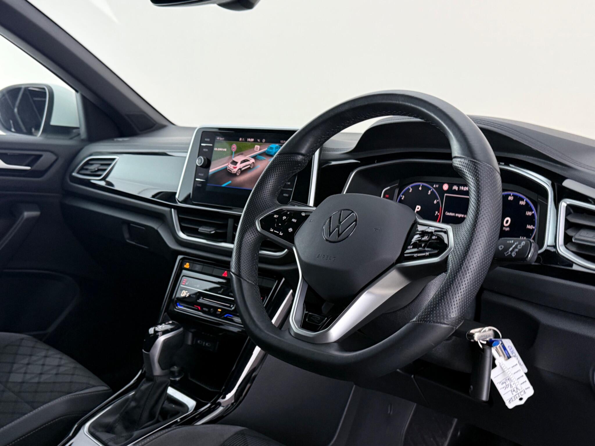 Volkswagen T-Roc view 7