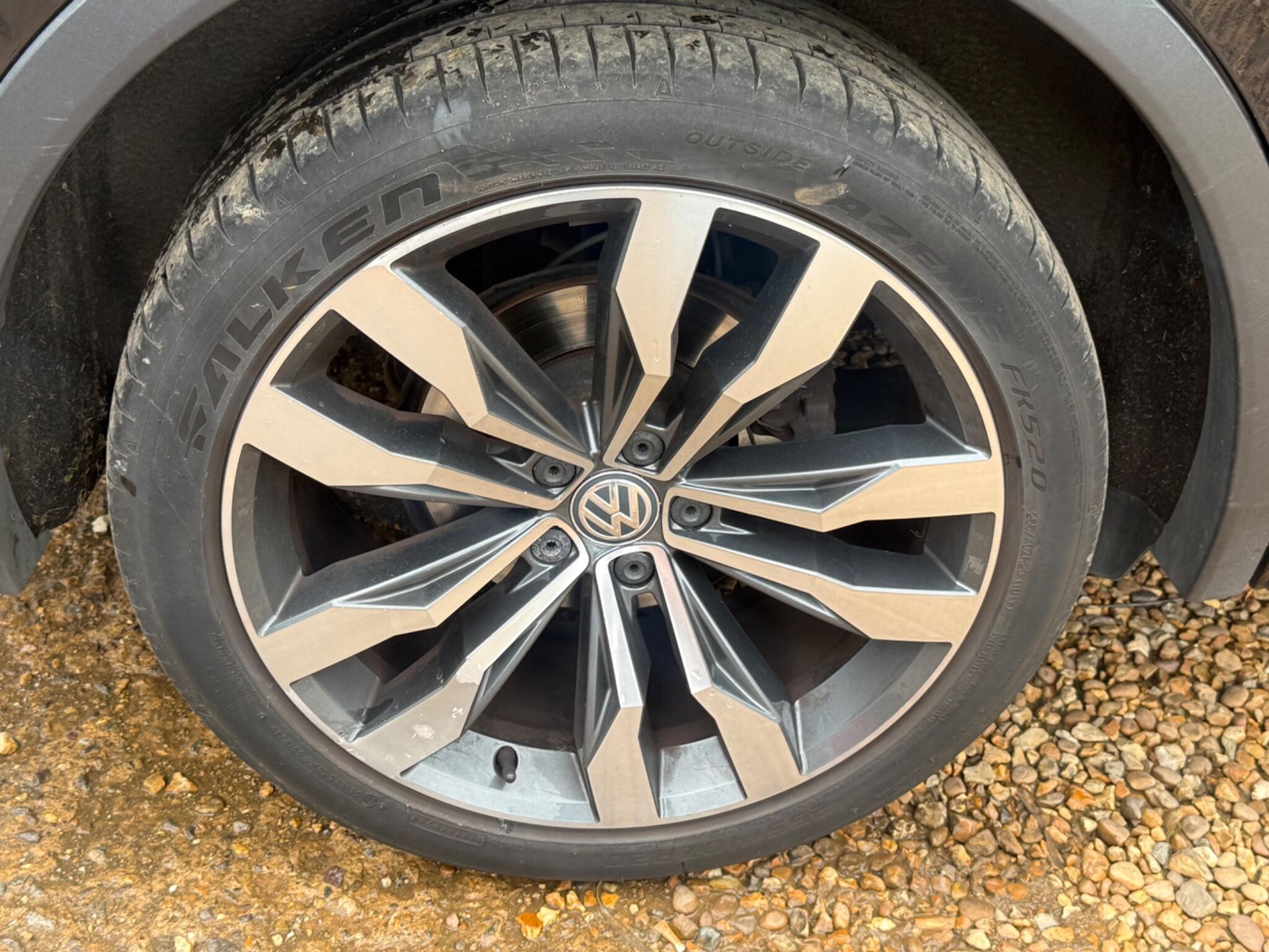 Volkswagen Tiguan view 29