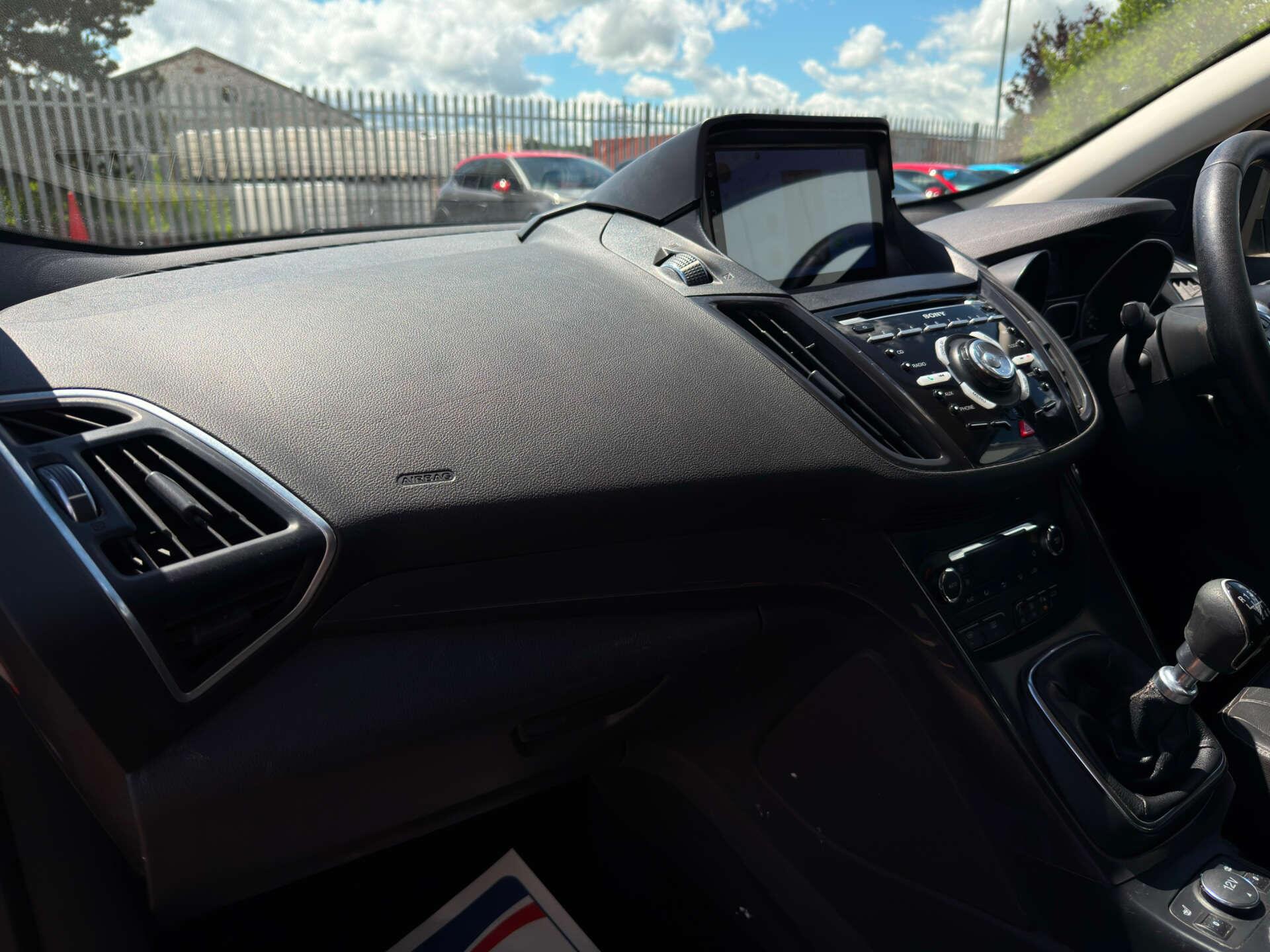 Ford Kuga view 43
