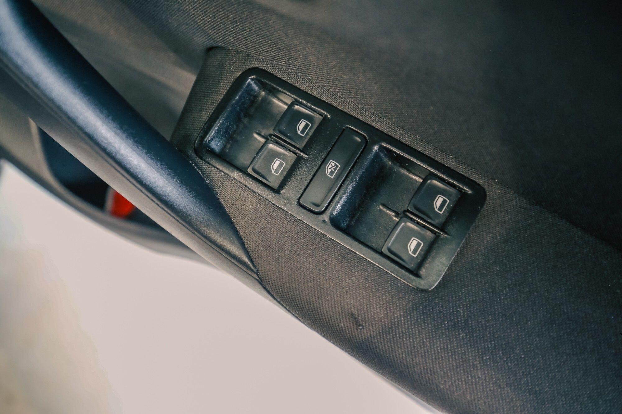 Volkswagen Polo view 11