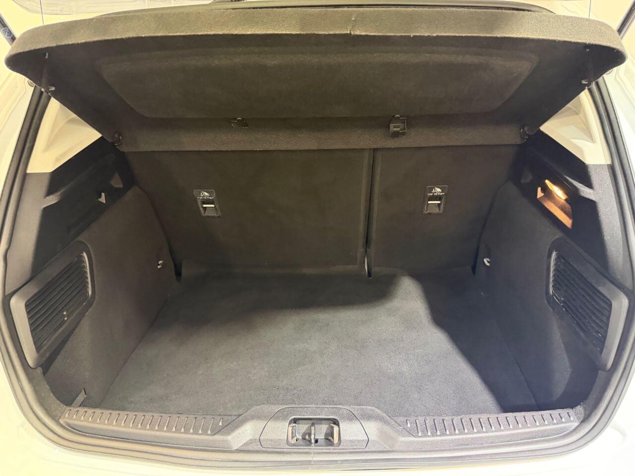 Ford Focus view 24