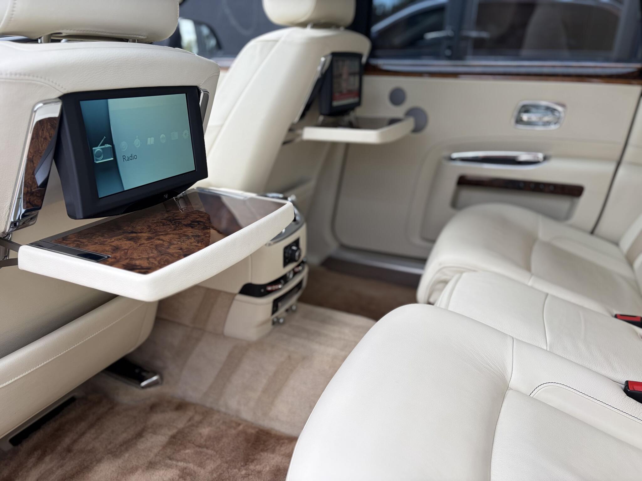 Rolls-Royce Ghost view 33