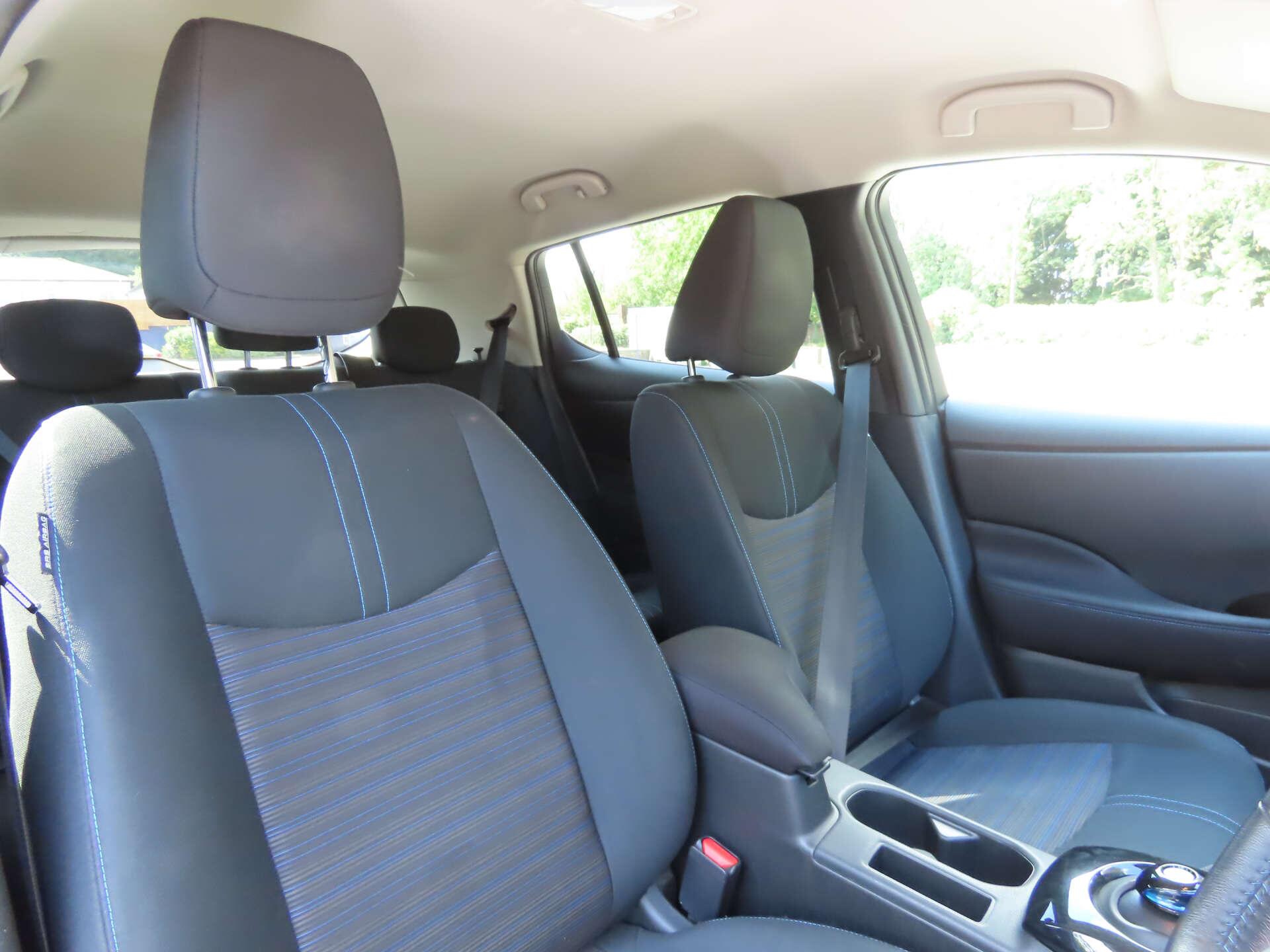 Nissan Leaf view 8