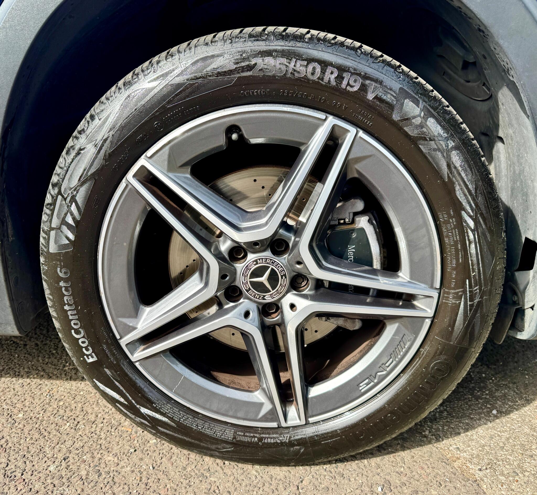 Mercedes-Benz GLB view 55