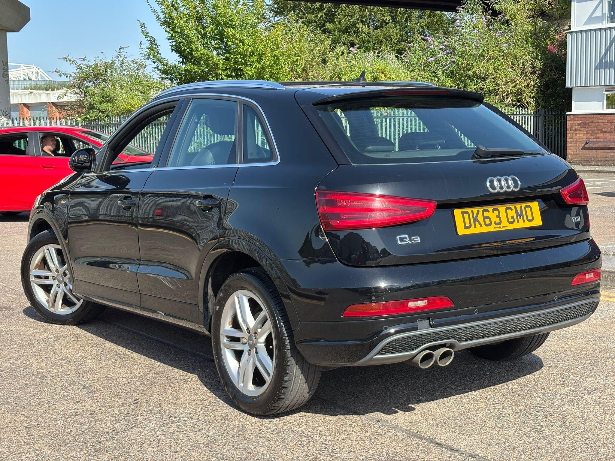 Audi Q3 view 4