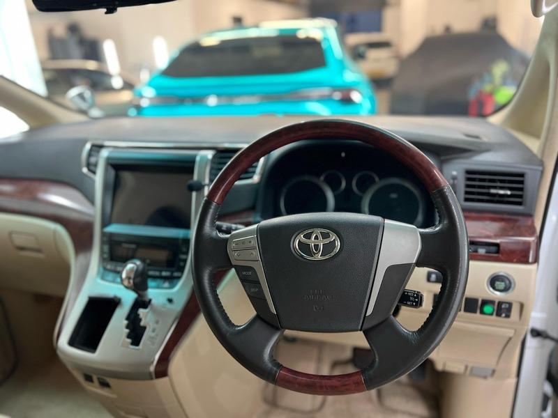 2009 Toyota Alphard image 16