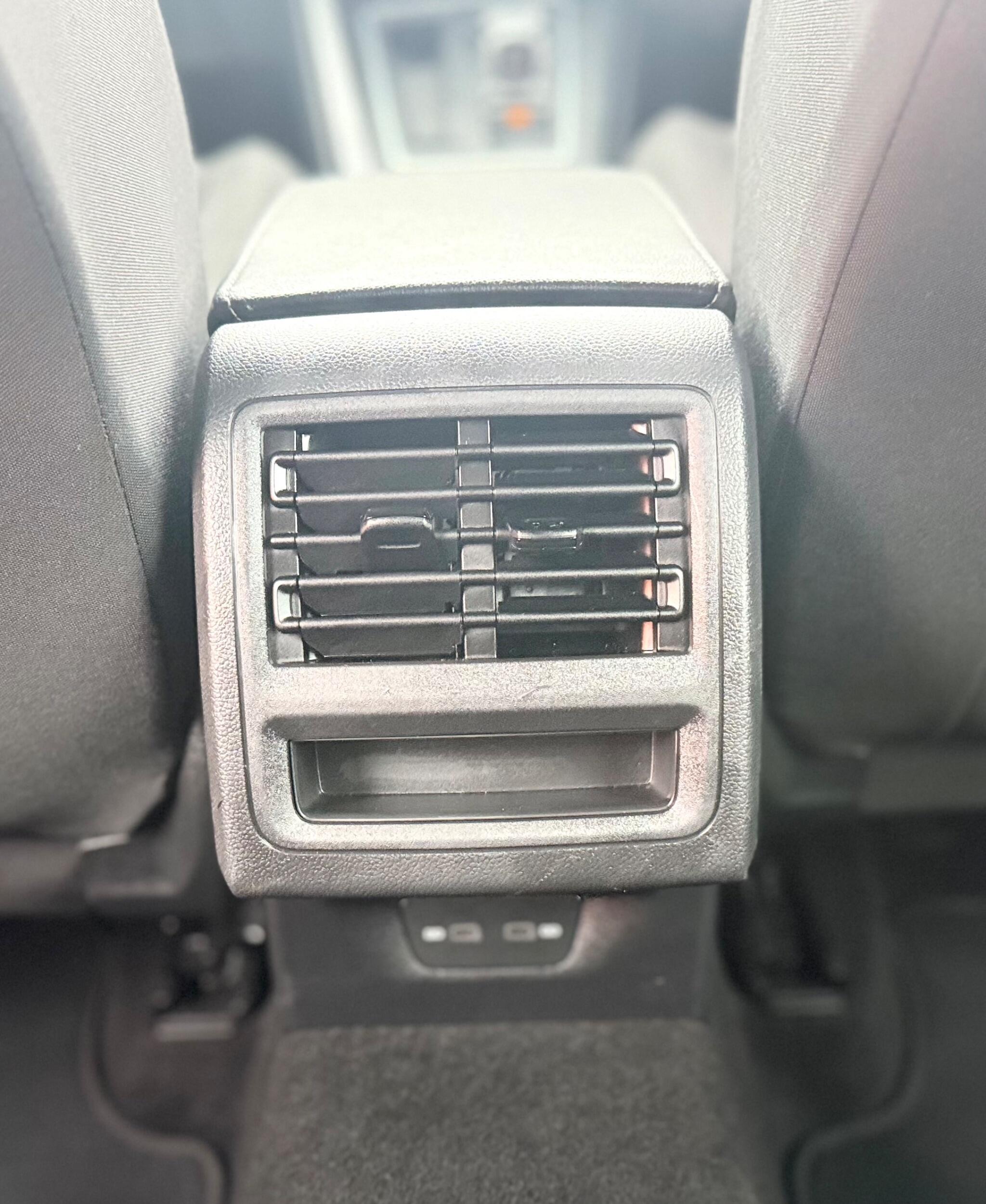 Volkswagen Golf view 19