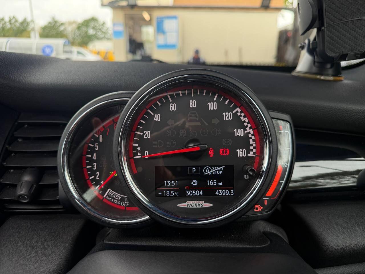 Mini Cooper view 20