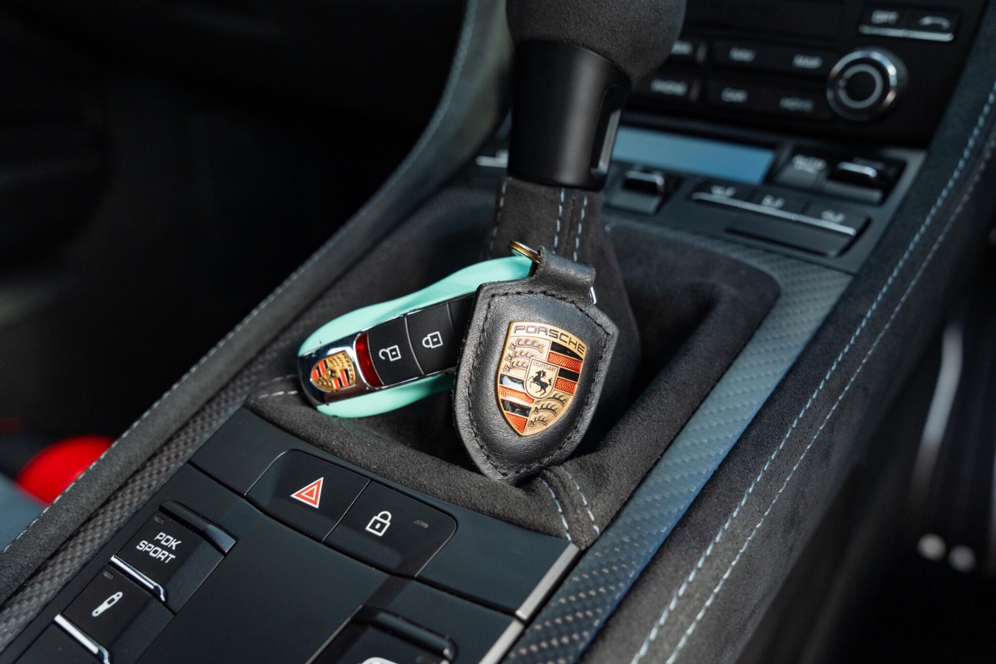 Porsche Cayman view 42