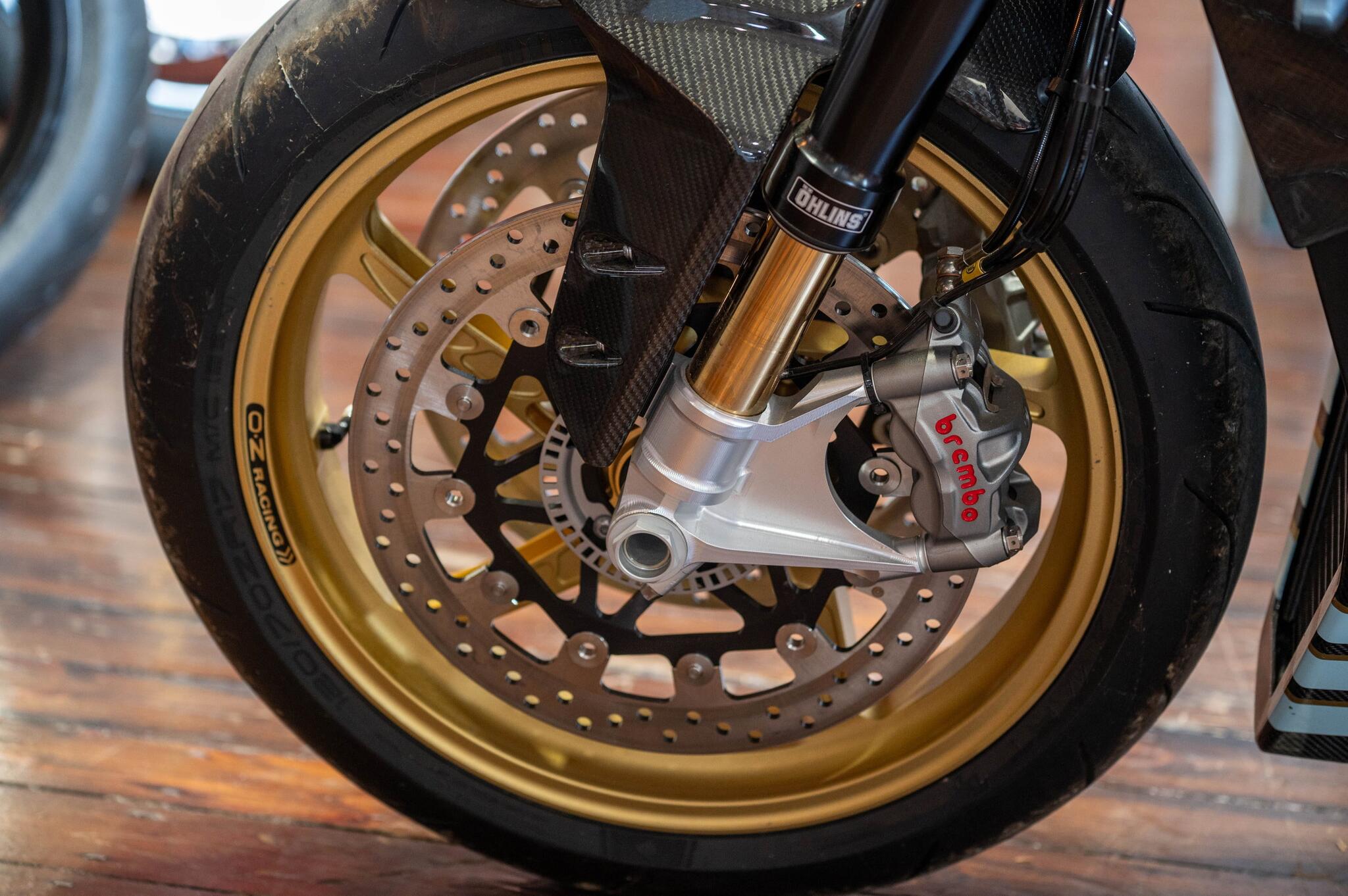Norton V4 CR view 15