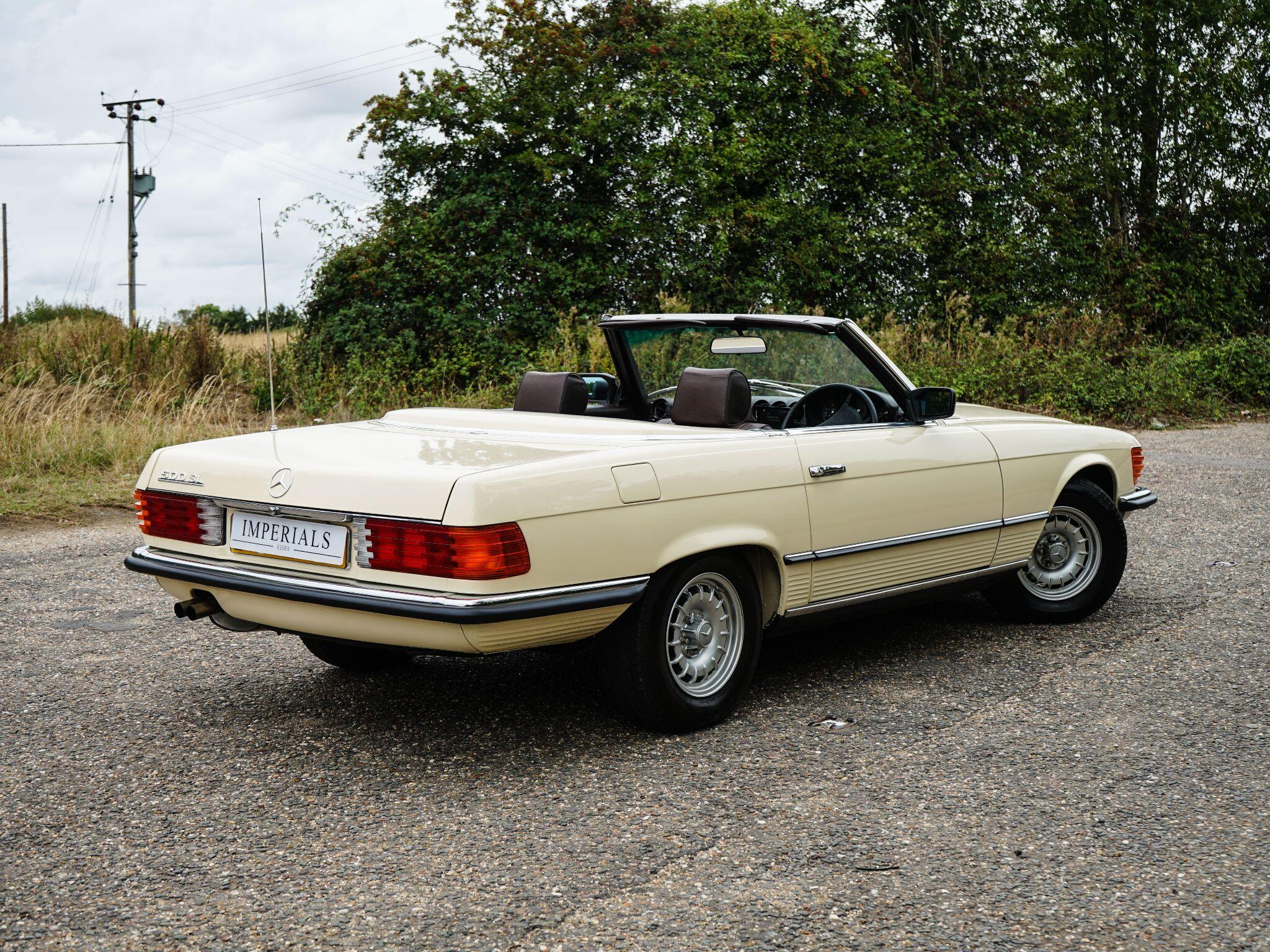 Mercedes-Benz 500 SL view 4