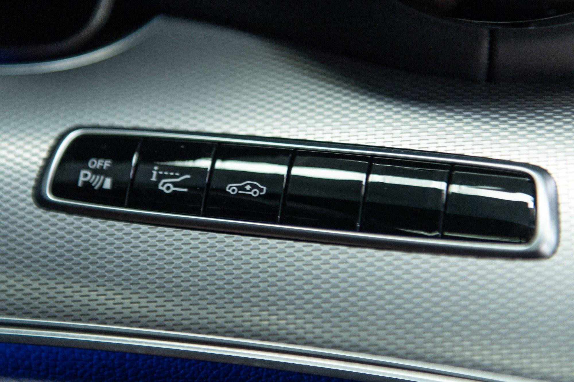 Mercedes-Benz E Class view 36