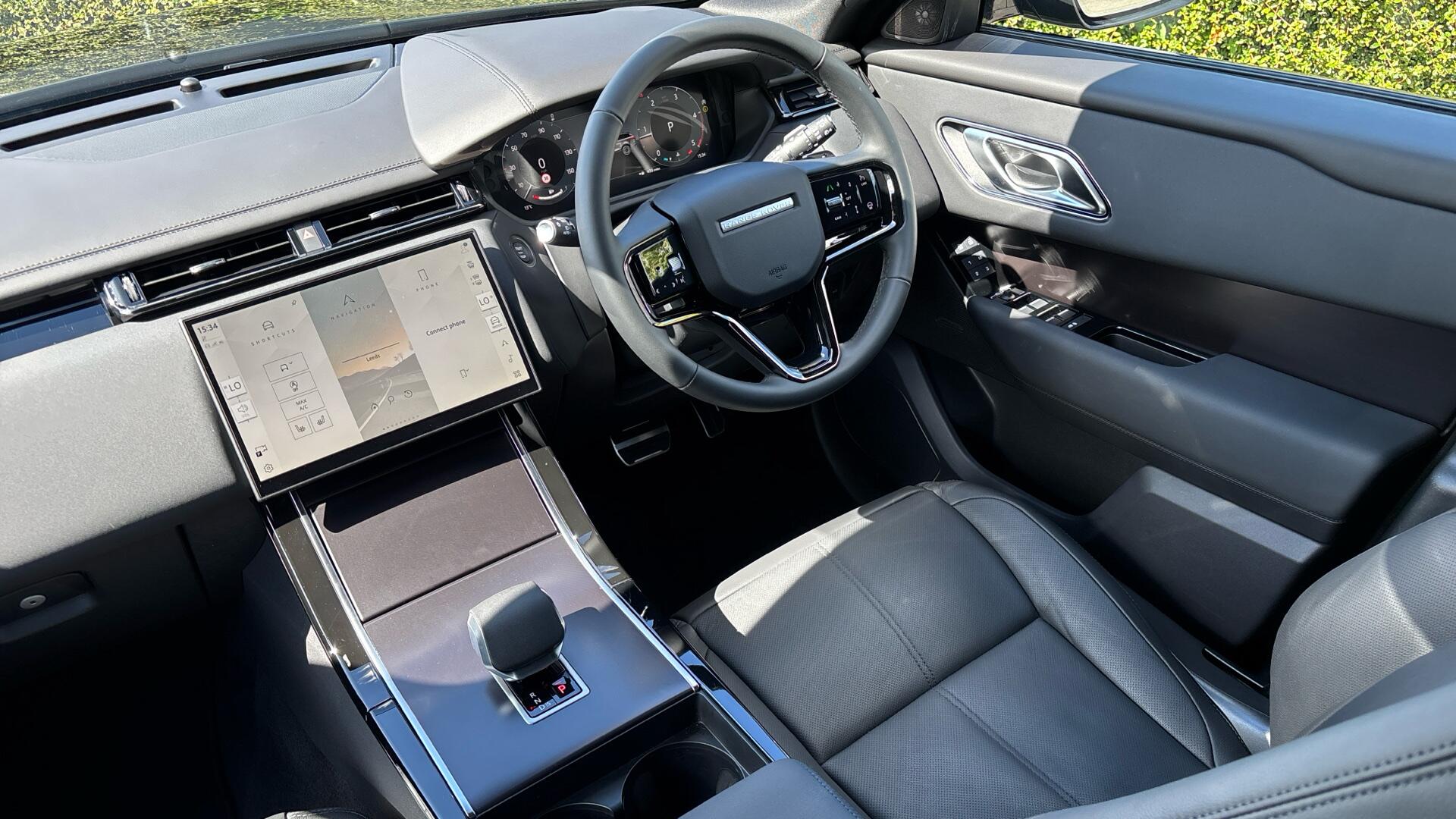 Land Rover Range Rover Velar view 28
