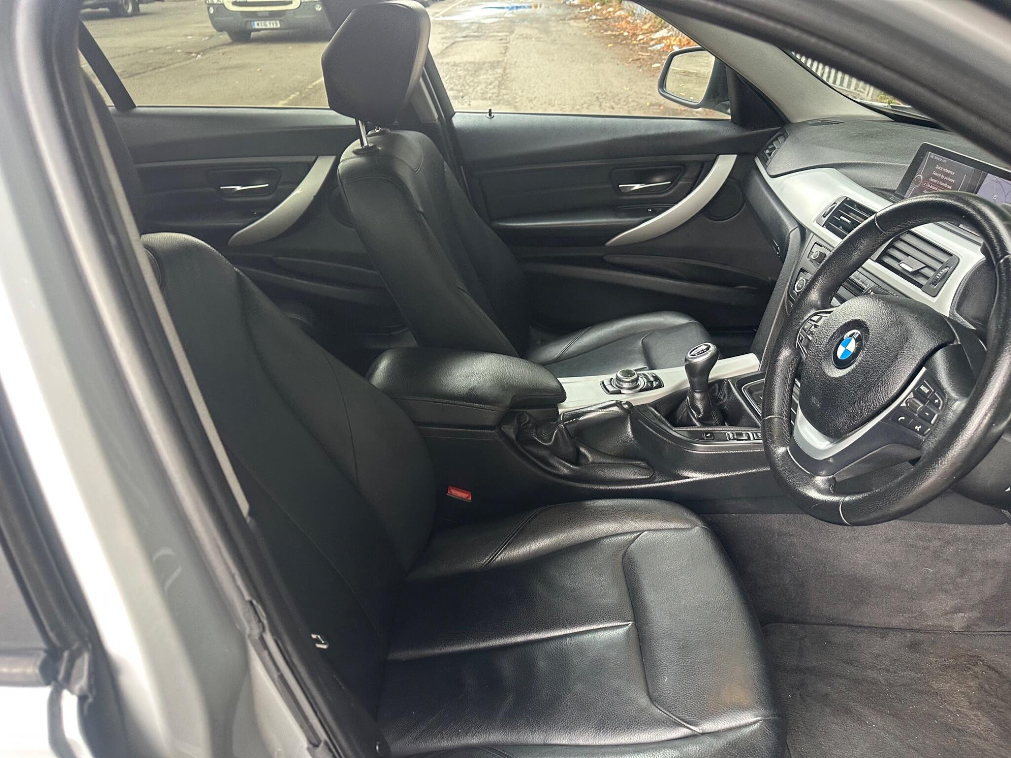 BMW 3 Series view 9