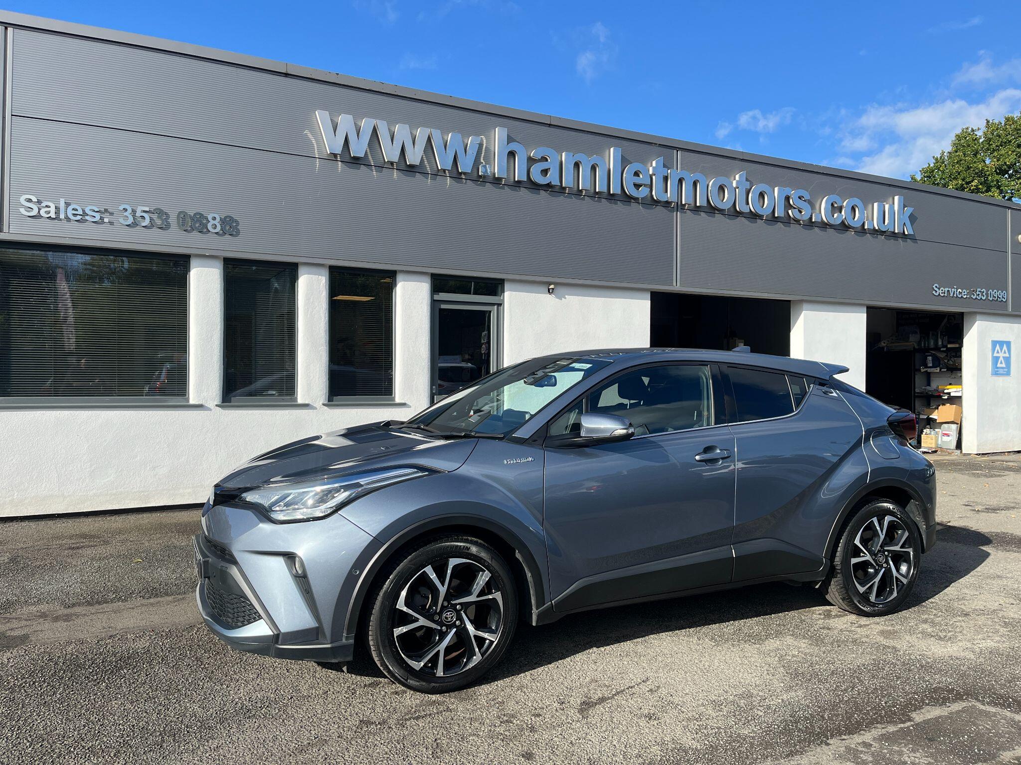 Toyota C-HR main image