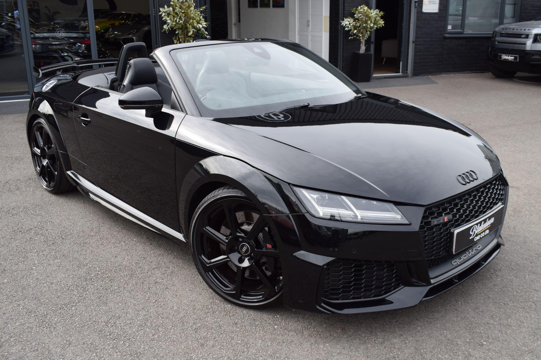 Audi TT RS view 29