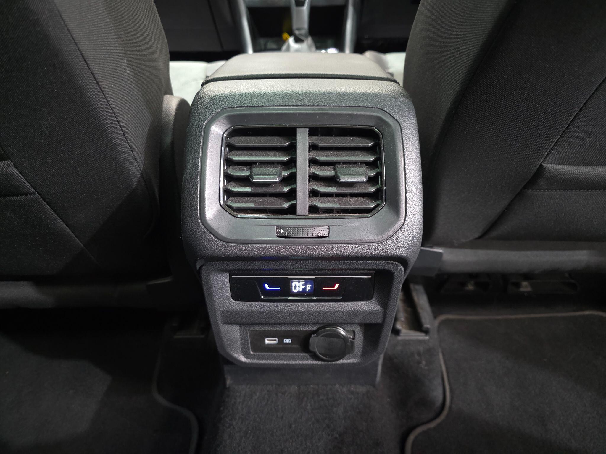 Volkswagen Tiguan Allspace view 27
