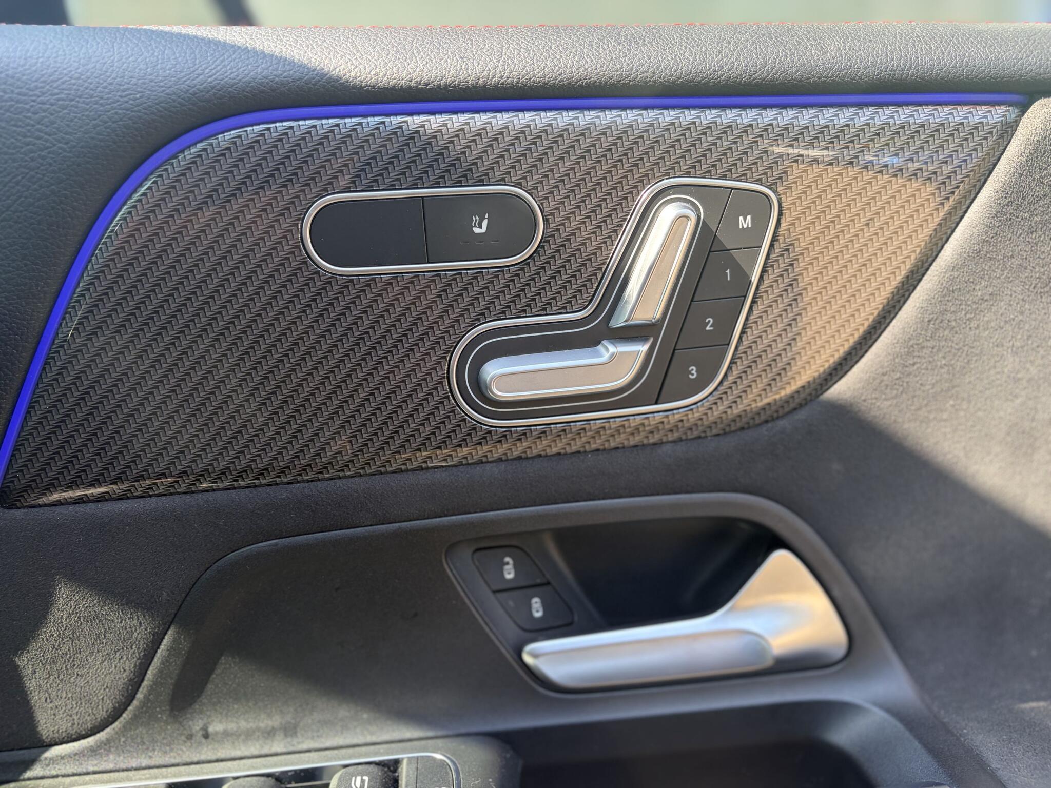 Mercedes-Benz GLB view 21