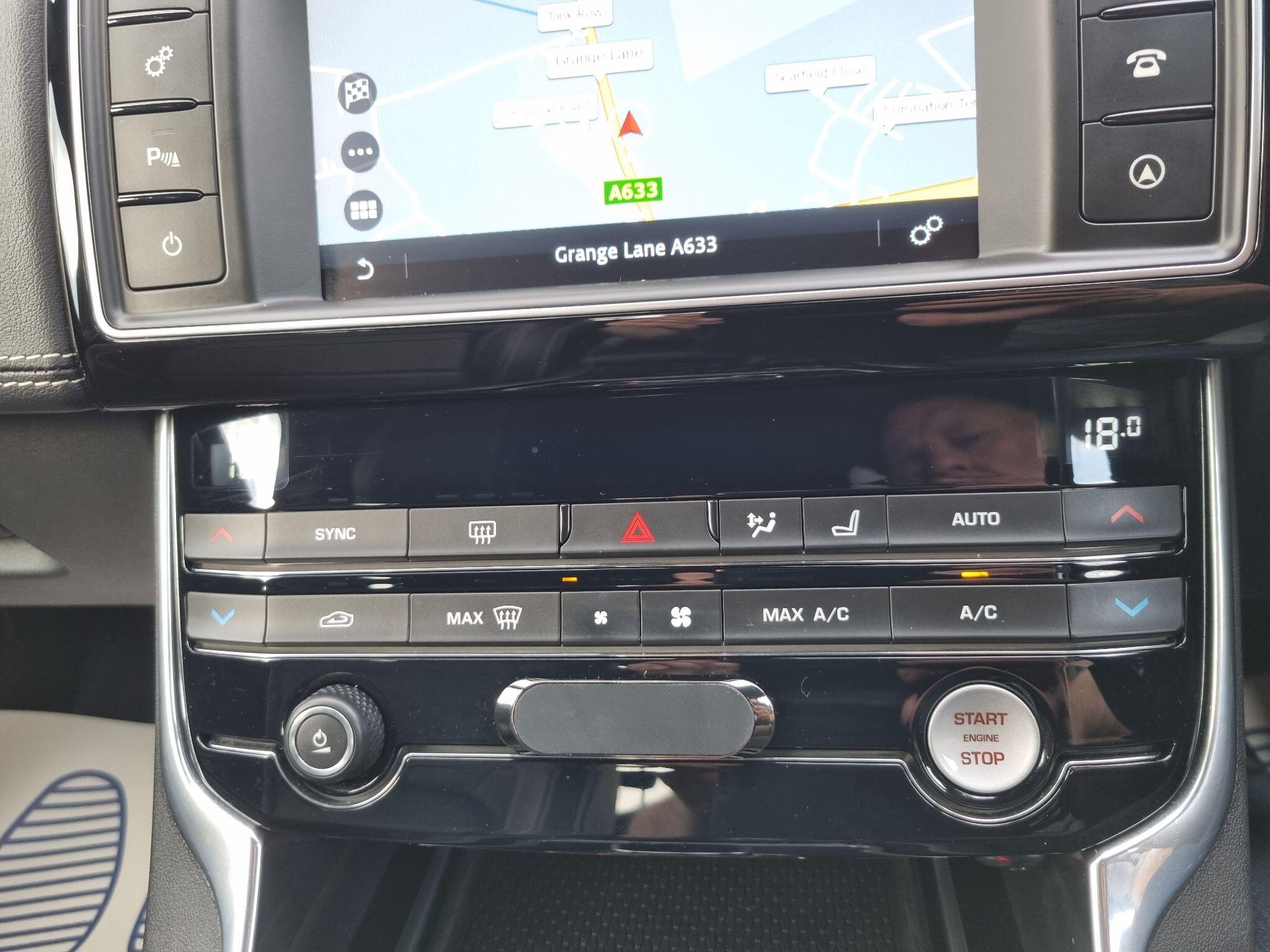 Jaguar Xe view 68