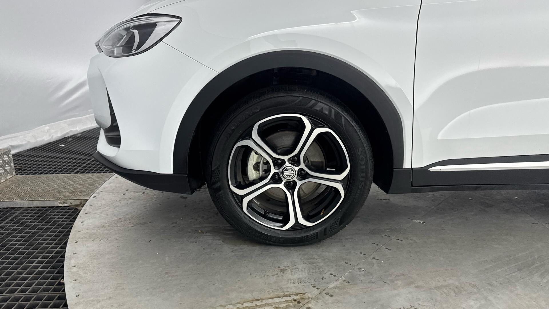 MG ZS view 22