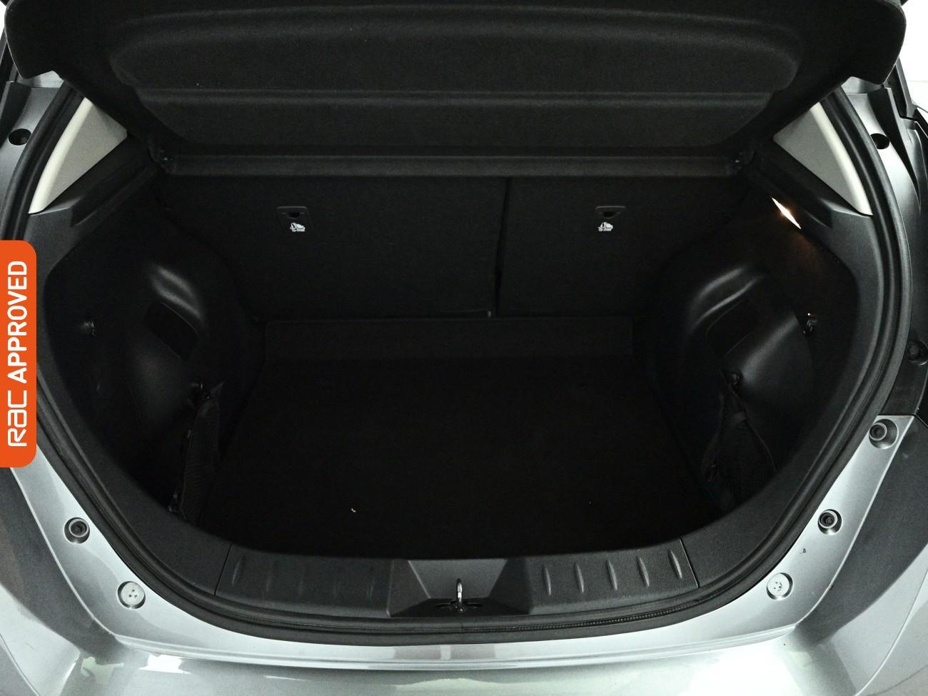 Nissan Leaf view 29