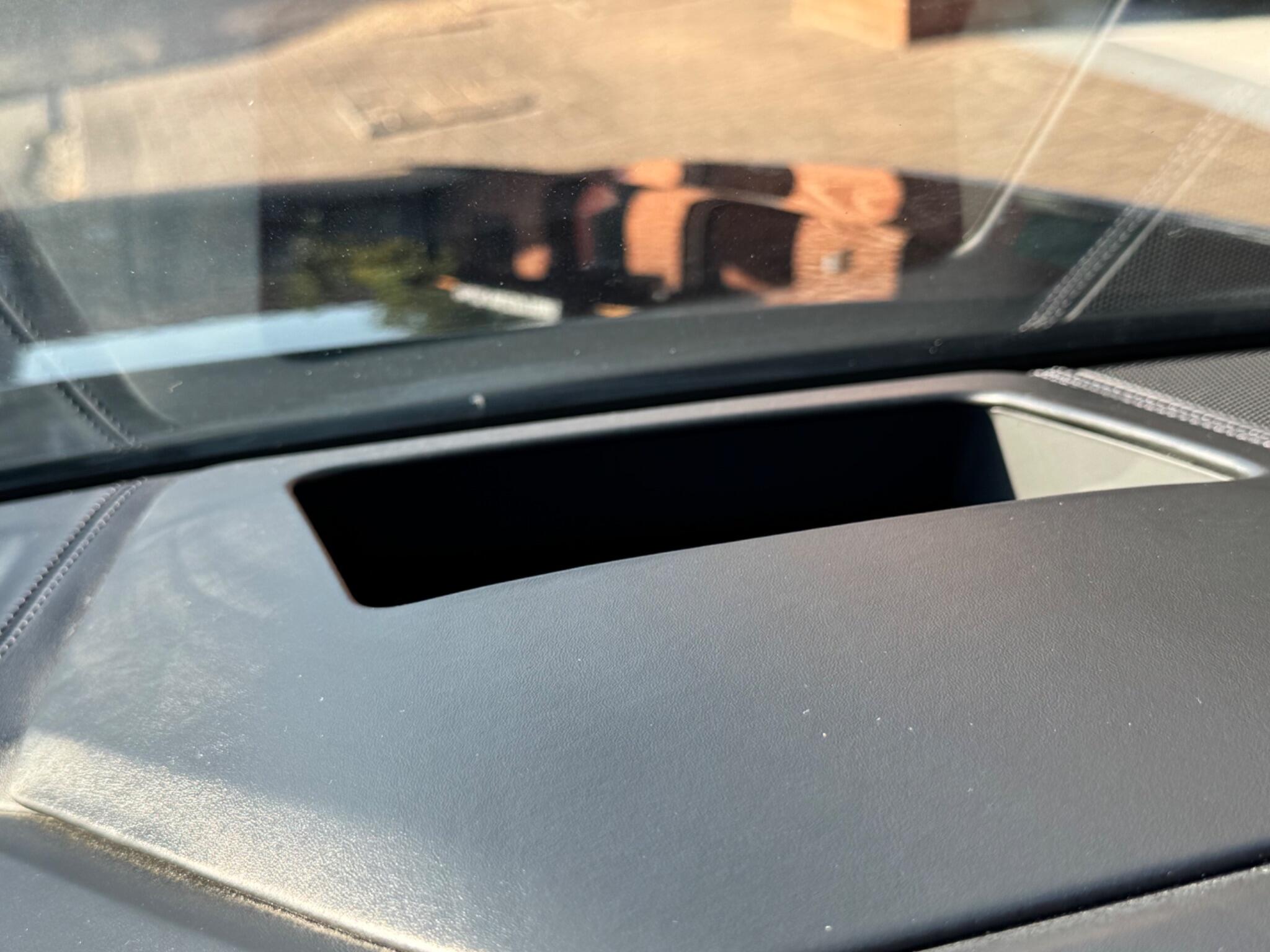 Audi Q8 view 26