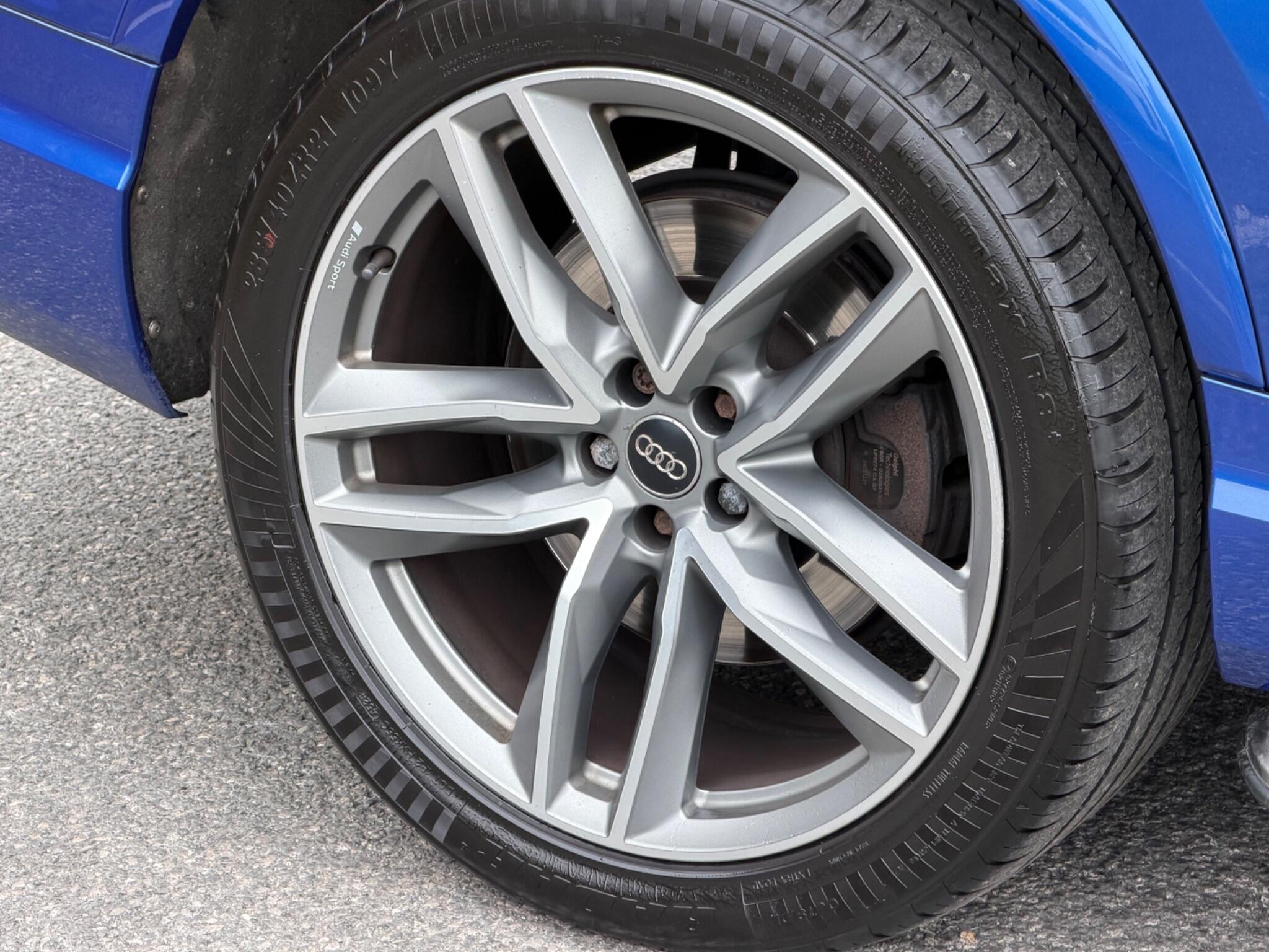 Audi Q7 view 53