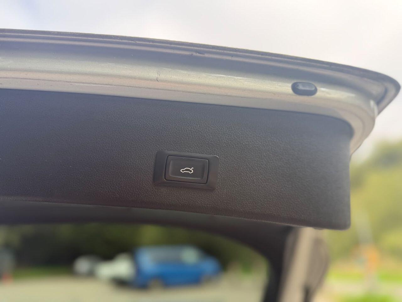 Audi A4 view 10