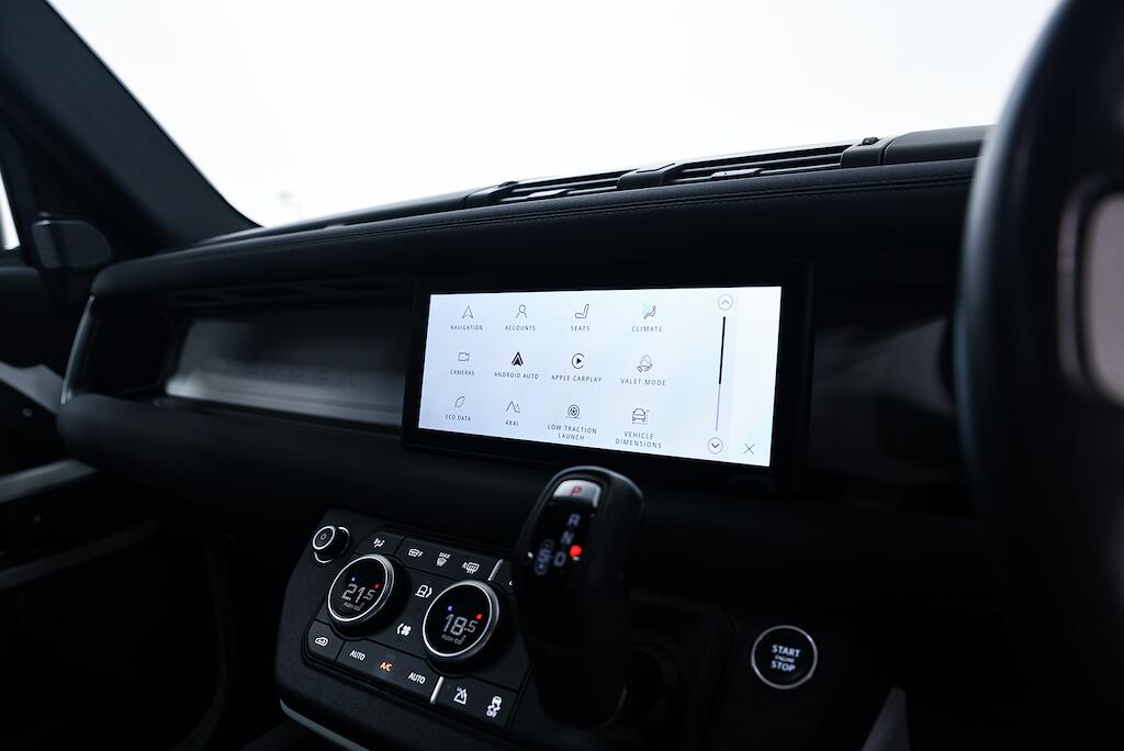 Land Rover Defender view 21
