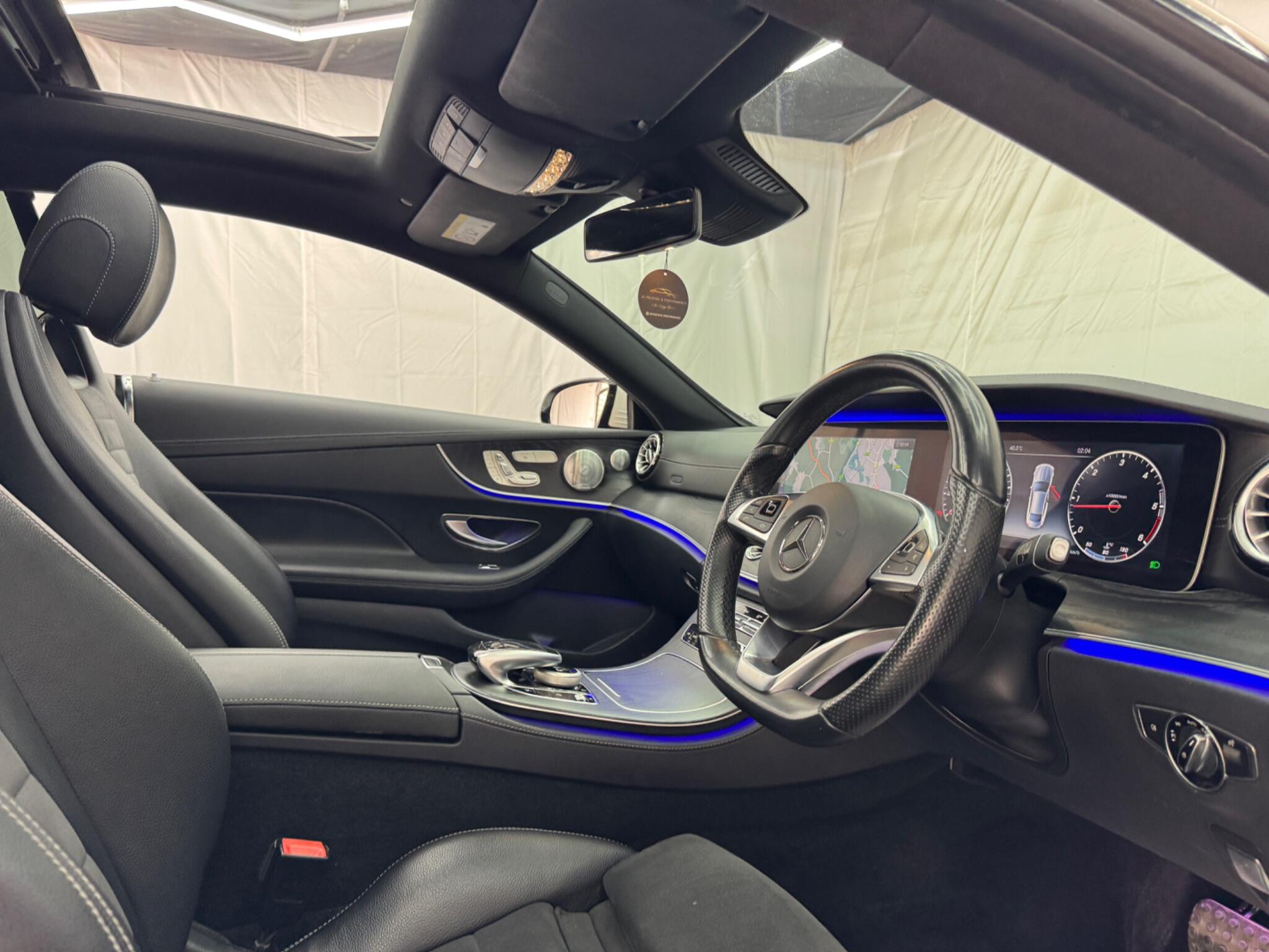 Mercedes-Benz E Class view 25