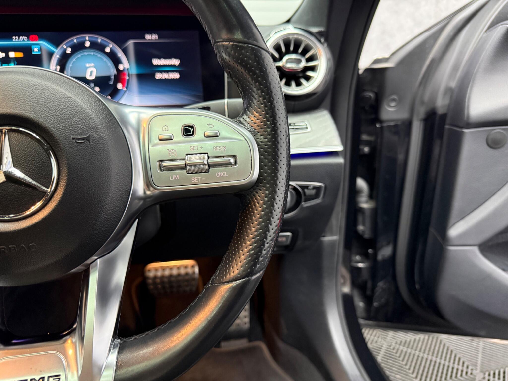 Mercedes-Benz CLS view 12