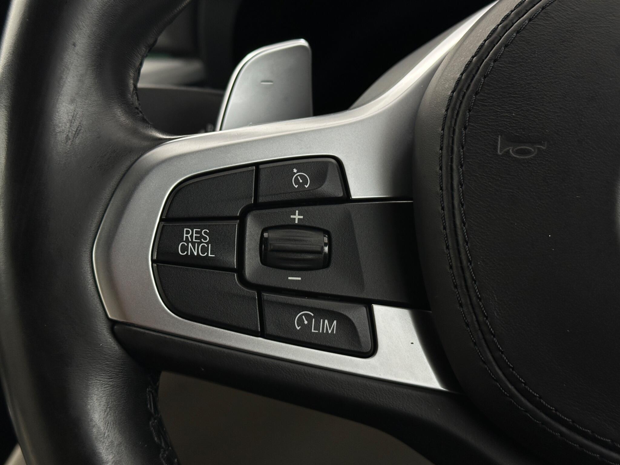 BMW 5 Series view 15