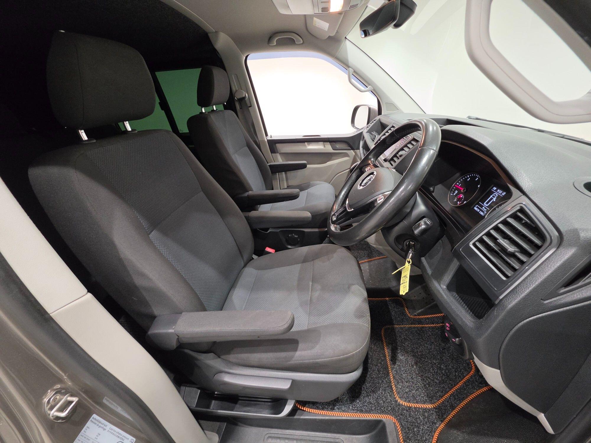 Volkswagen Transporter view 33